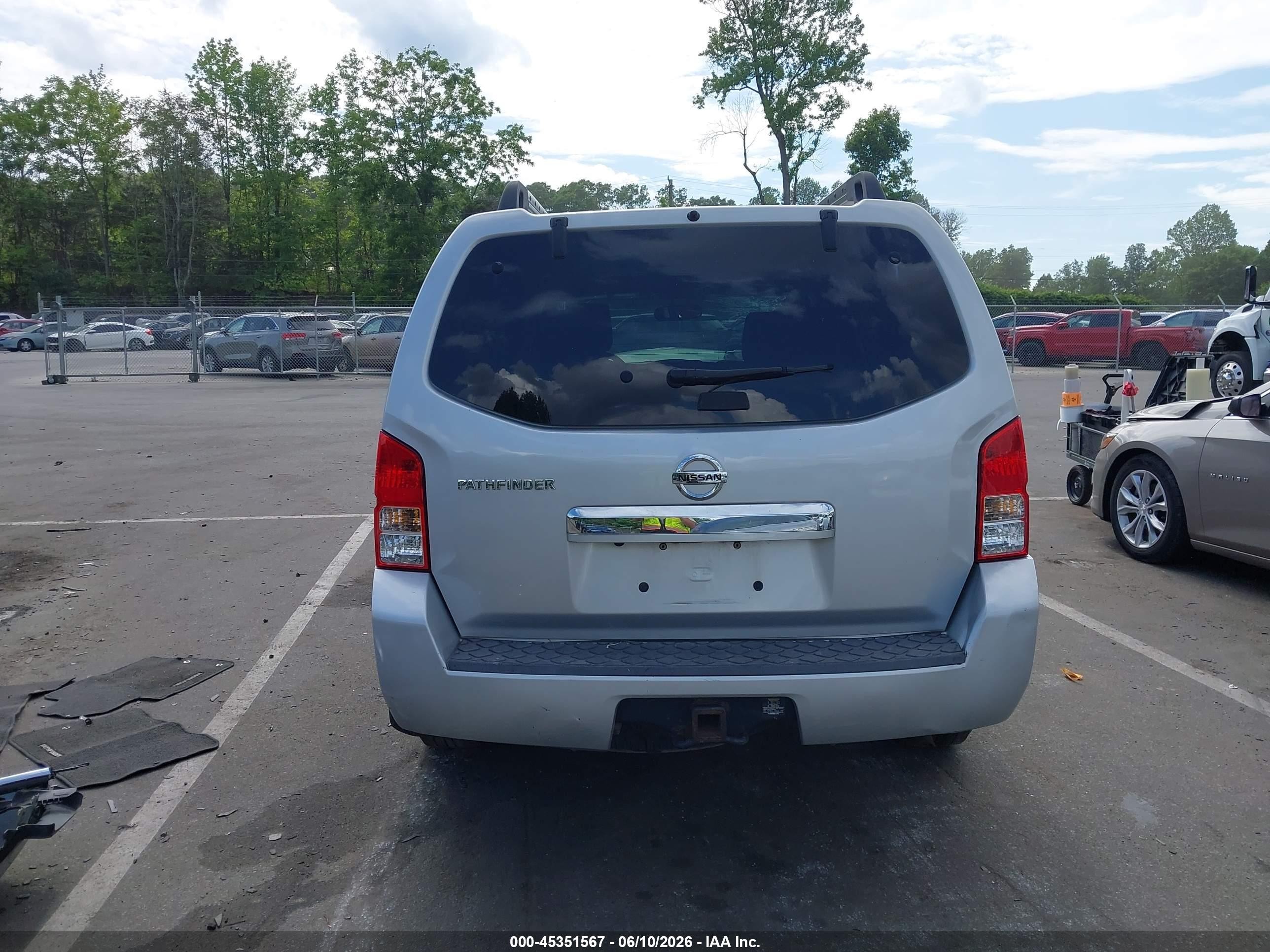 2012 Nissan Pathfinder Sv Silver vin: 5N1AR1NB8CC607952