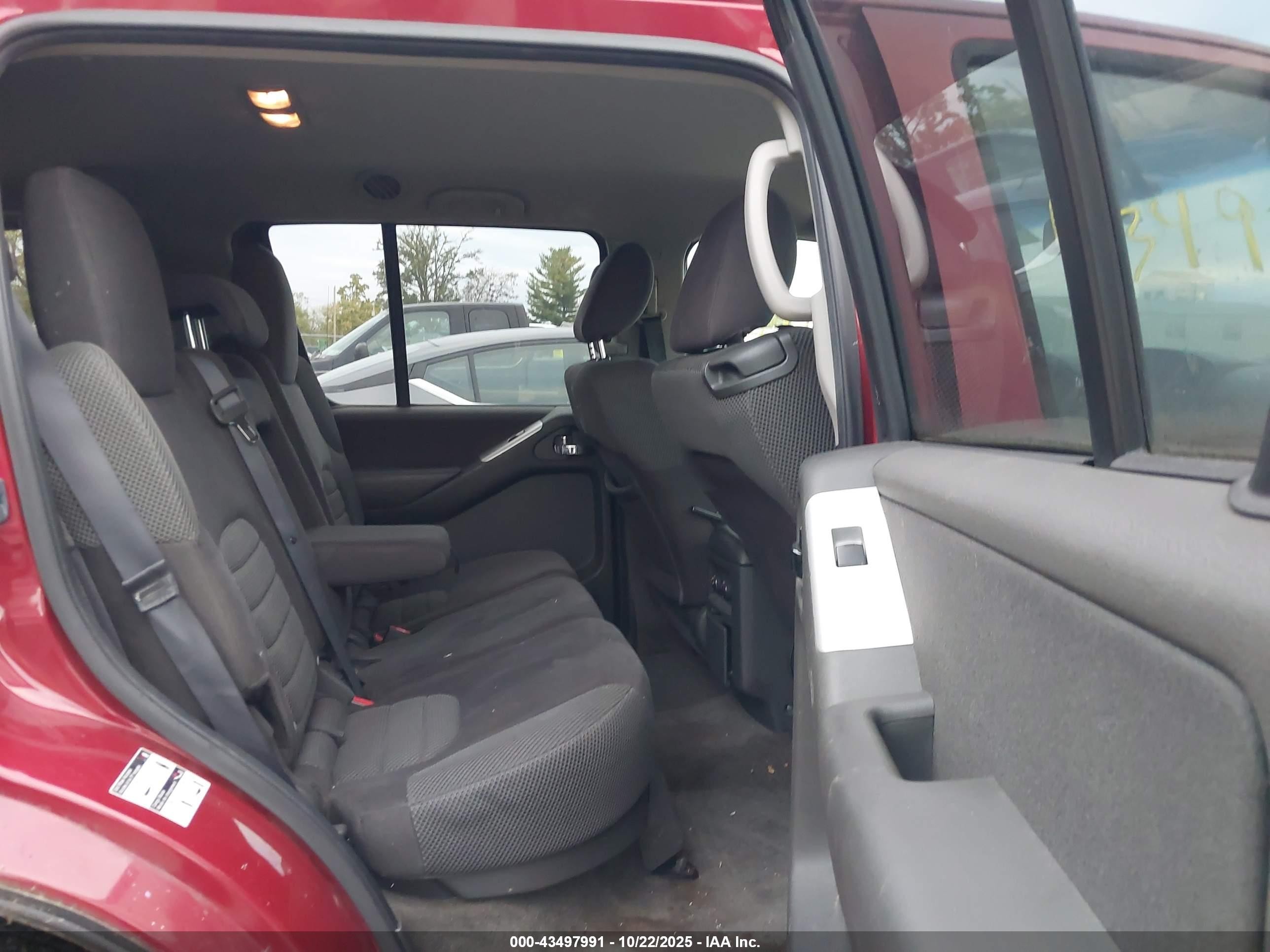 2012 Nissan Pathfinder Sv Красный vin: 5N1AR1NB8CC611970