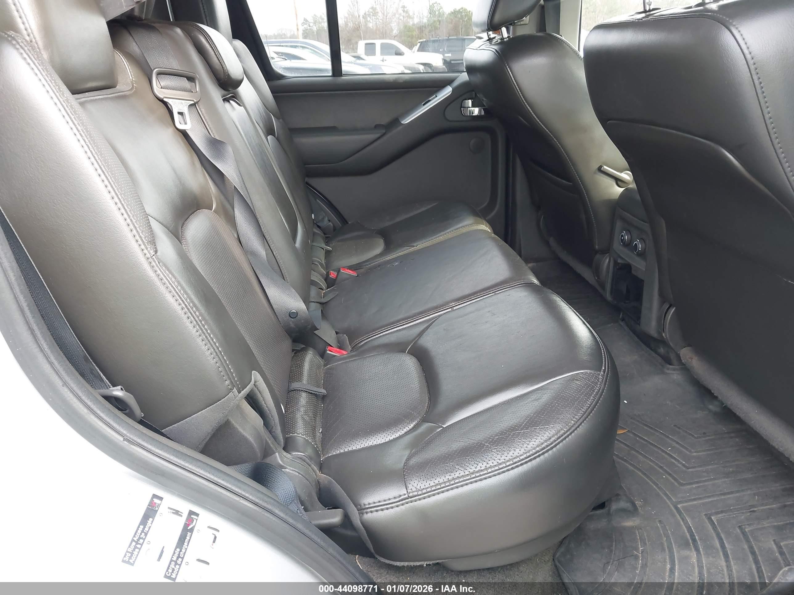 2012 Nissan Pathfinder Silver Silver vin: 5N1AR1NB8CC638960