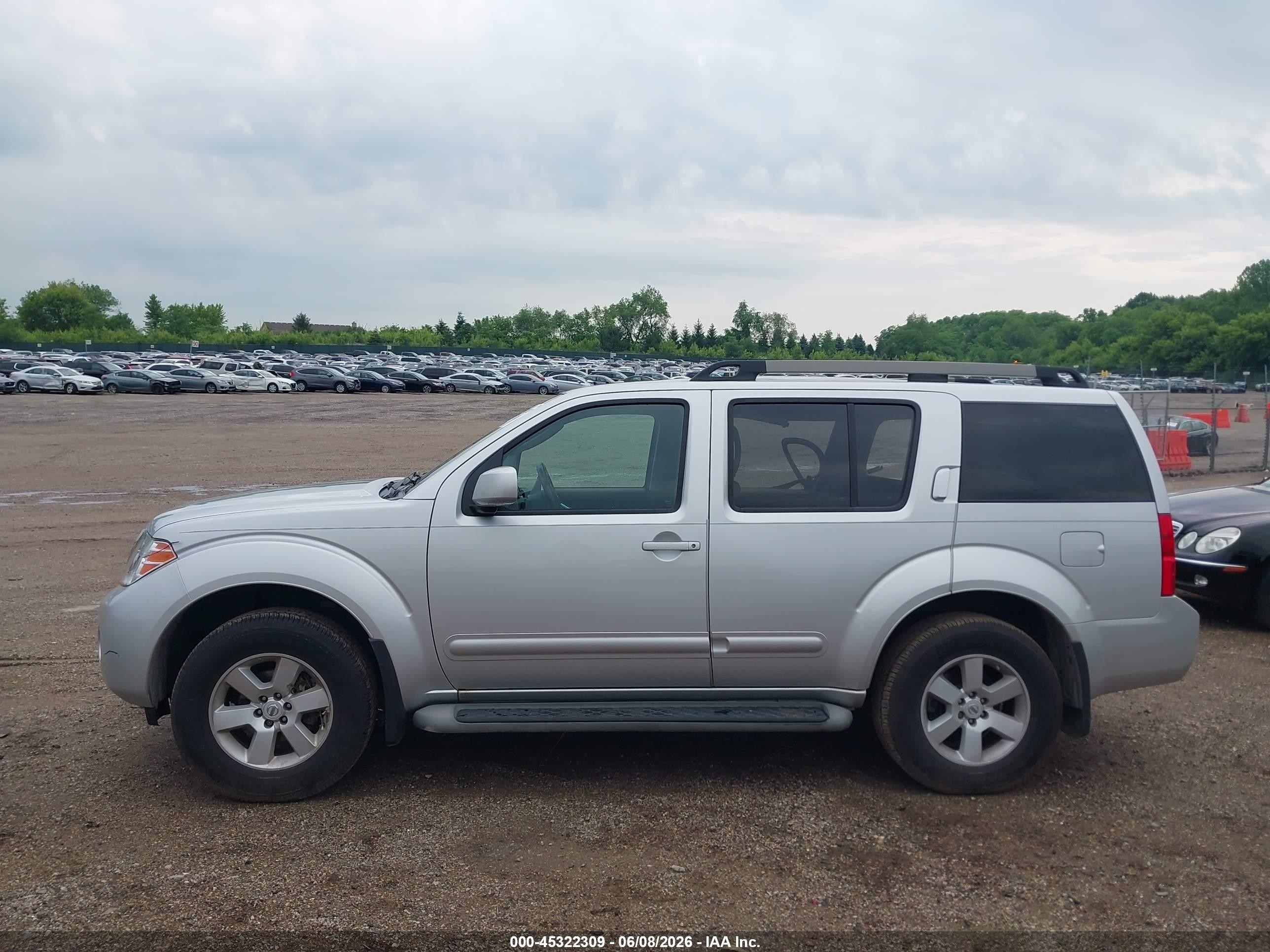 2010 Nissan Pathfinder Se Серебряный vin: 5N1AR1NB9AC600232
