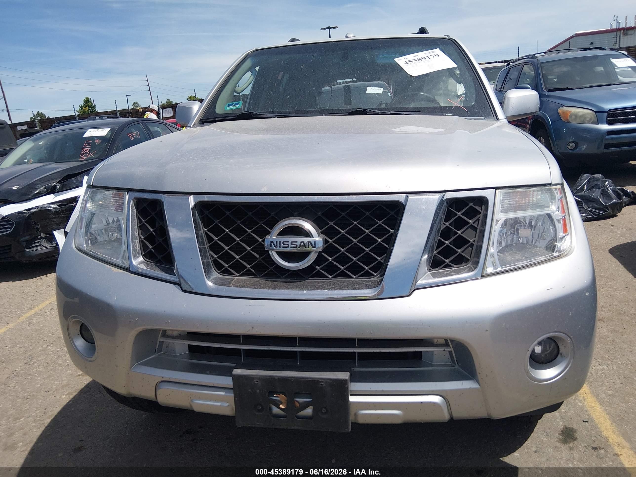 2011 Nissan Pathfinder Le Silver vin: 5N1AR1NB9BC605657