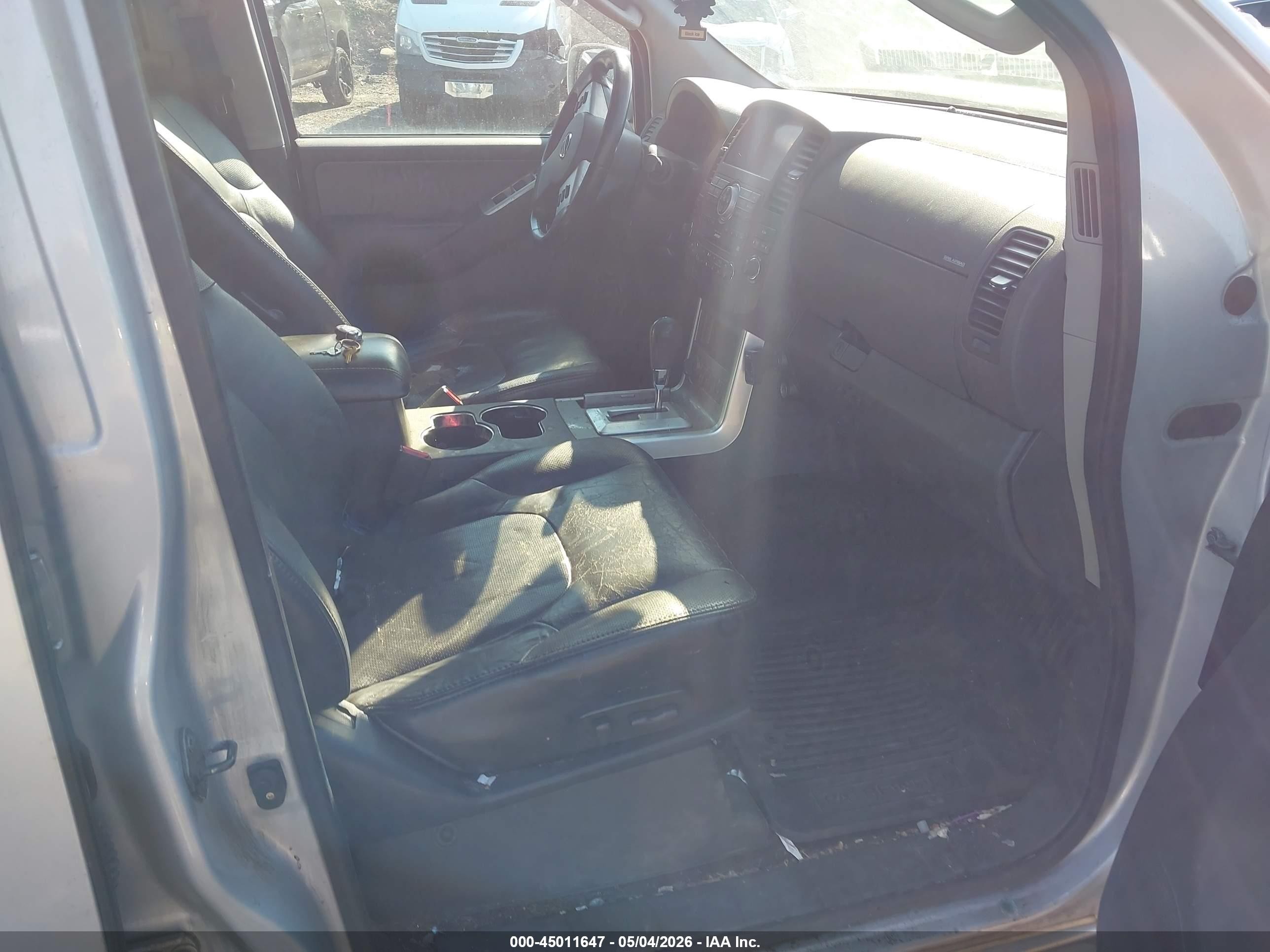 2011 Nissan Pathfinder Silver Silver vin: 5N1AR1NB9BC608770