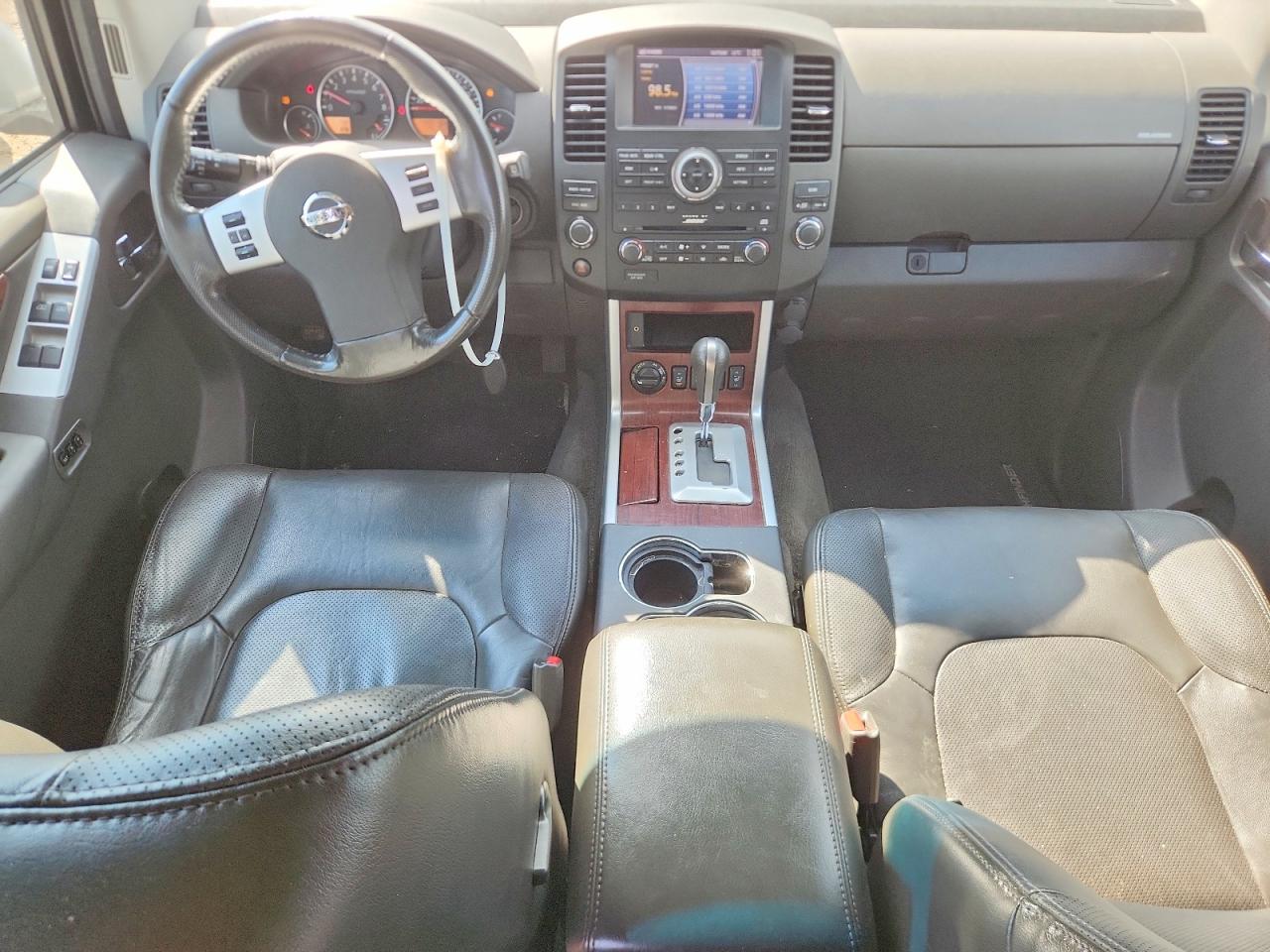 2011 Nissan Pathfinder S Silver vin: 5N1AR1NB9BC623561