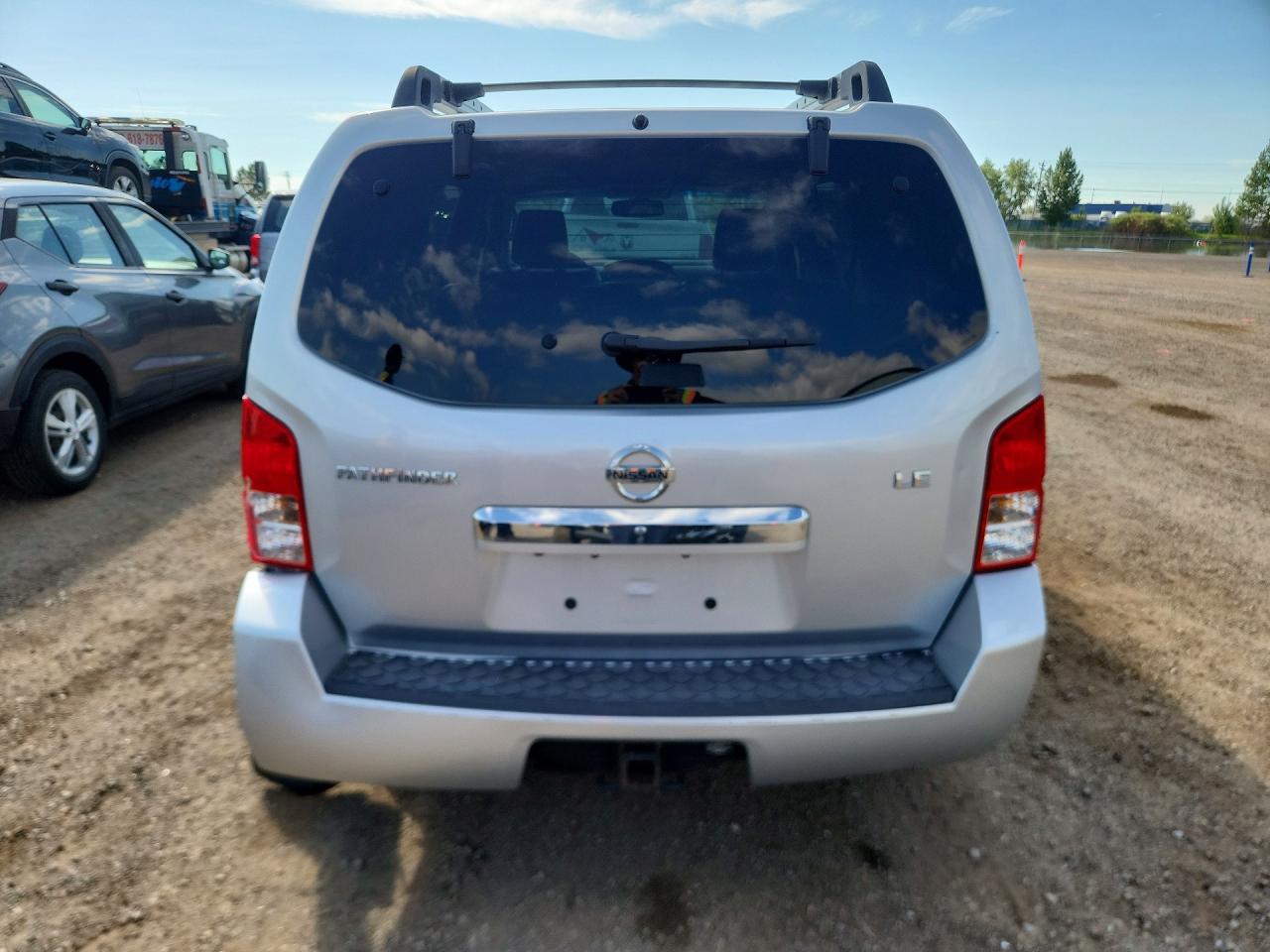 2011 Nissan Pathfinder S Silver vin: 5N1AR1NB9BC623561