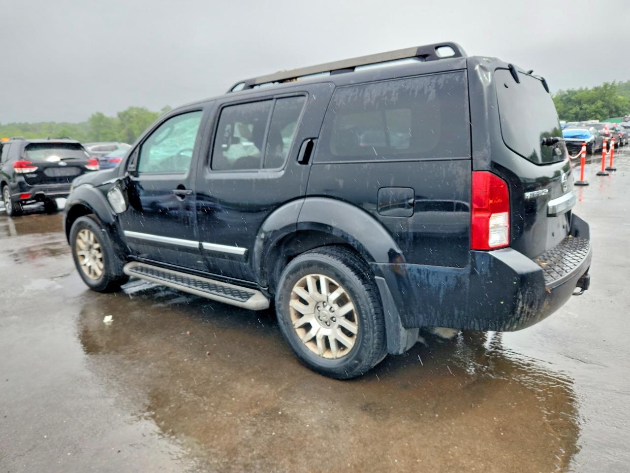 2011 Nissan Pathfinder S Black vin: 5N1AR1NB9BC624659