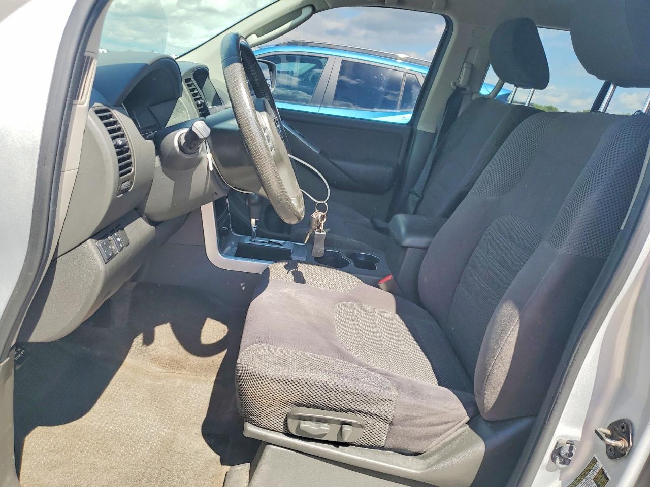 2011 Nissan Pathfinder S Silver vin: 5N1AR1NB9BC625293
