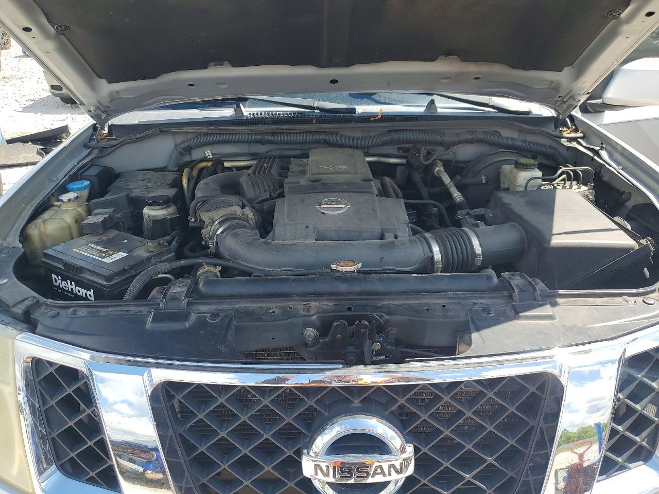 2011 Nissan Pathfinder S Silver vin: 5N1AR1NB9BC625293