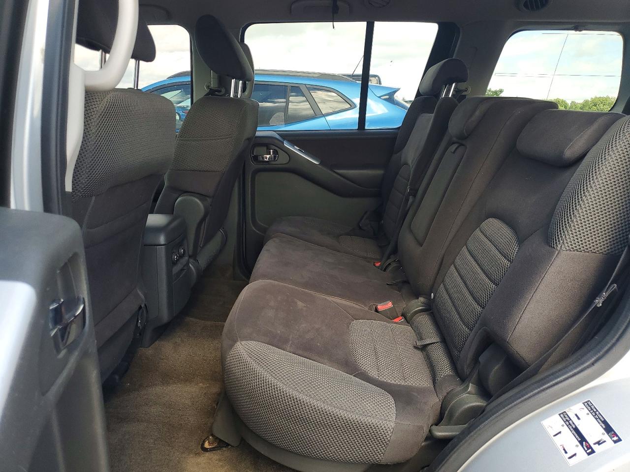 2011 Nissan Pathfinder S Silver vin: 5N1AR1NB9BC625293
