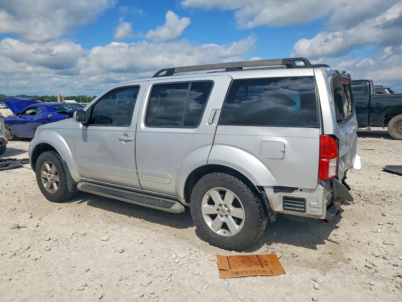 2011 Nissan Pathfinder S Silver vin: 5N1AR1NB9BC625293