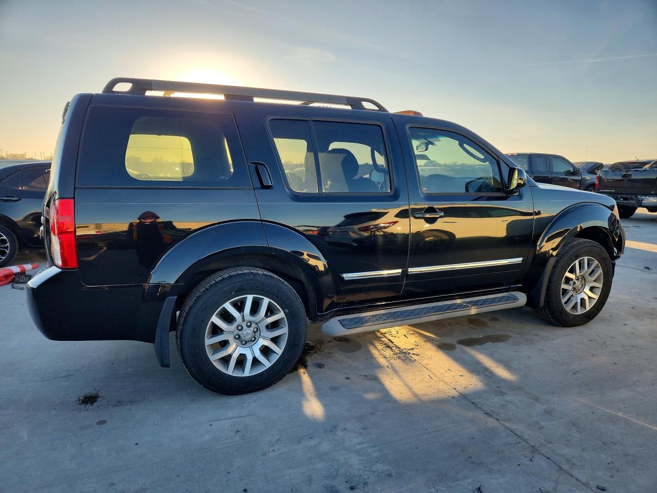 2011 Nissan Pathfinder S Black vin: 5N1AR1NB9BC626587
