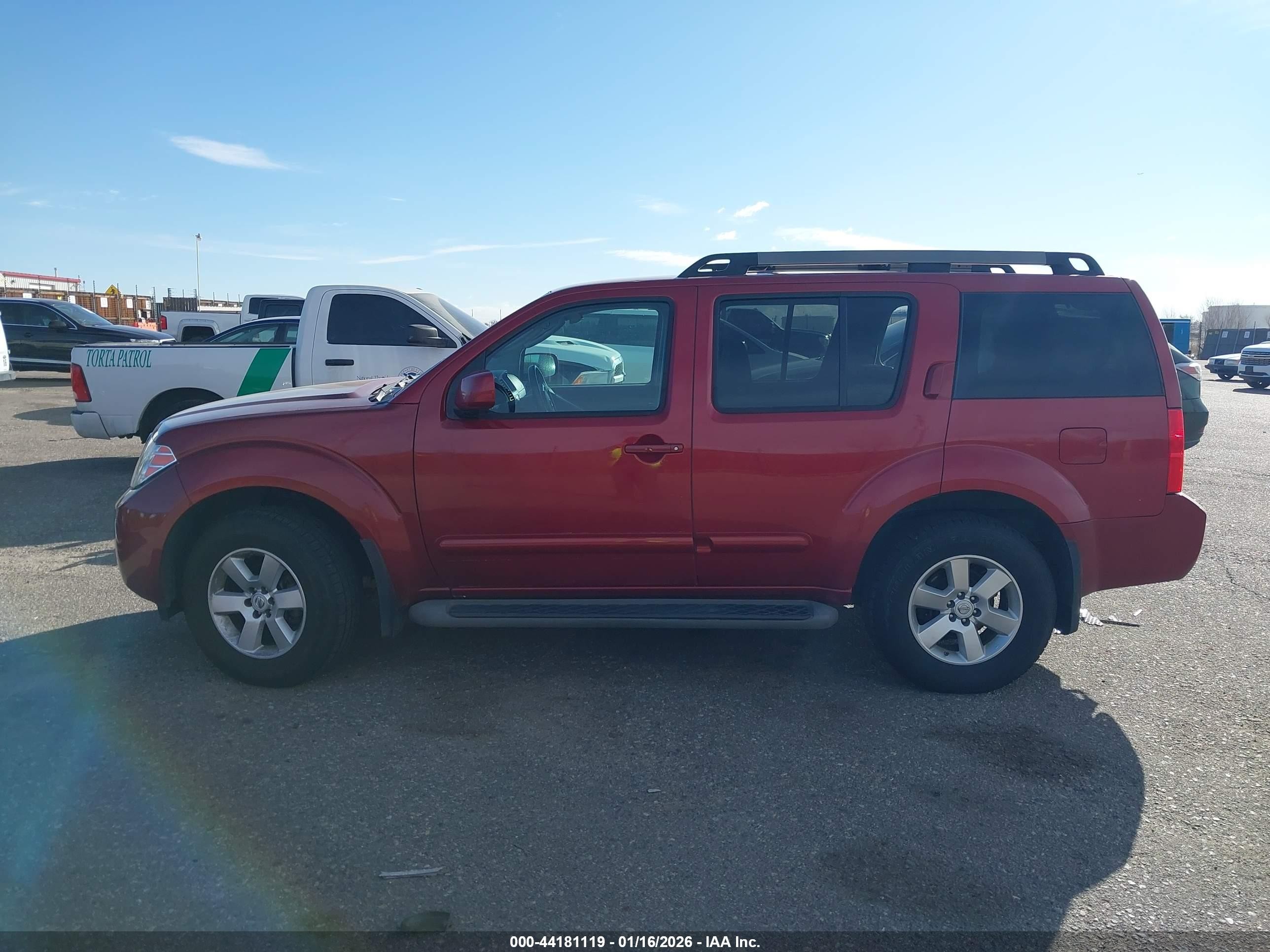 2012 Nissan Pathfinder Sv Красный vin: 5N1AR1NB9CC608530