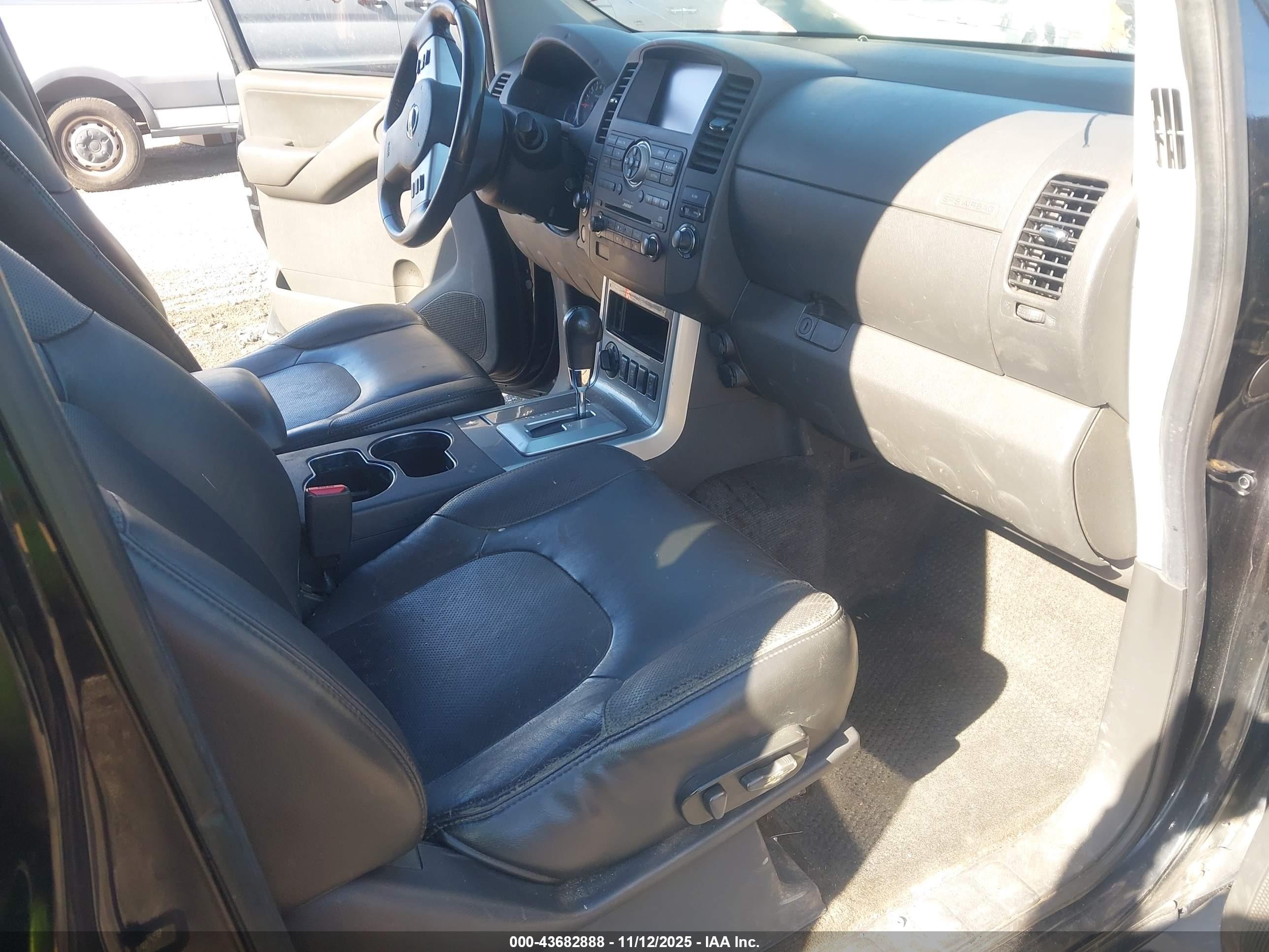 2012 Nissan Pathfinder Silver Black vin: 5N1AR1NB9CC615347