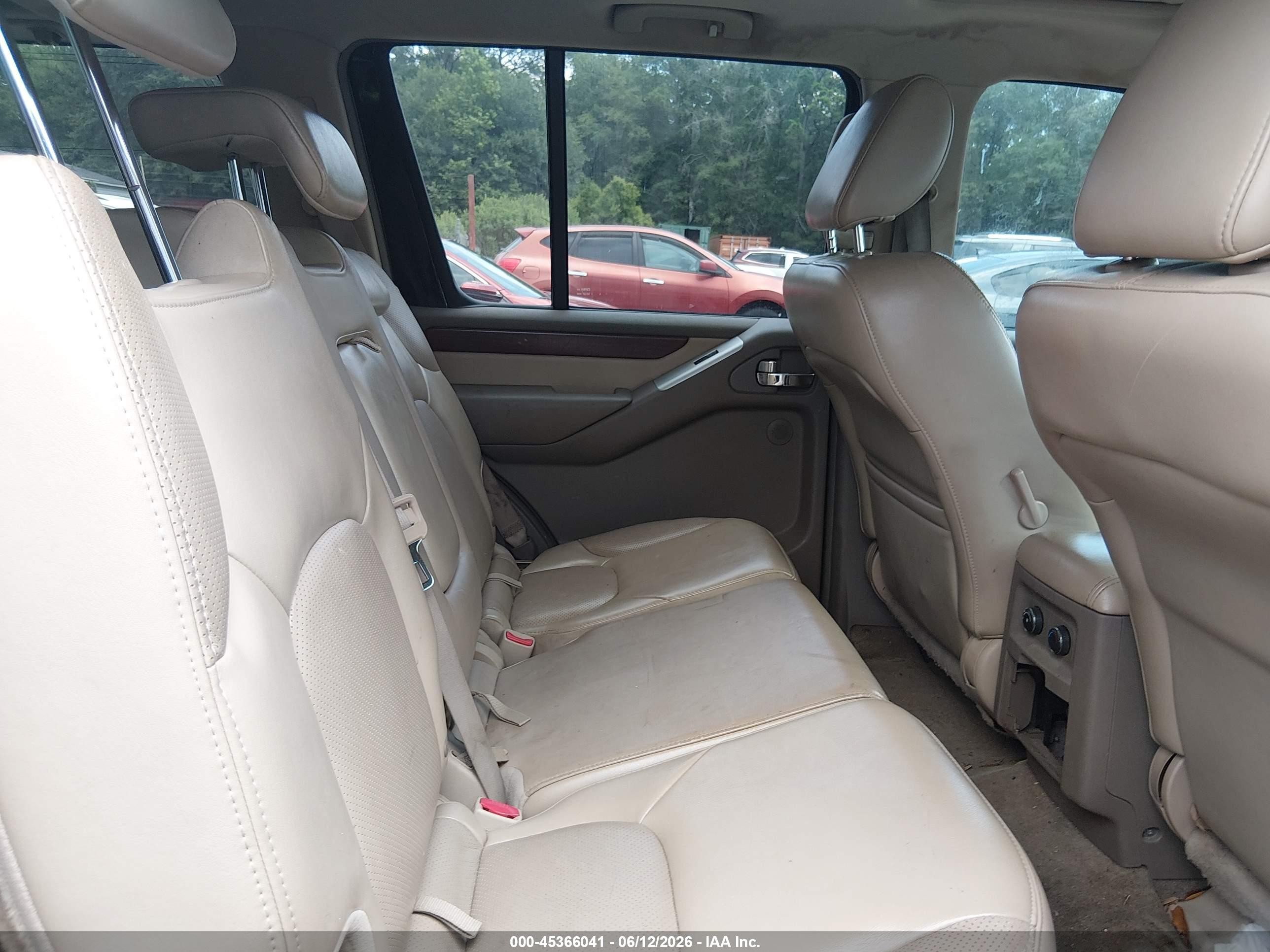 2010 Nissan Pathfinder Le Black vin: 5N1AR1NN0AC622100