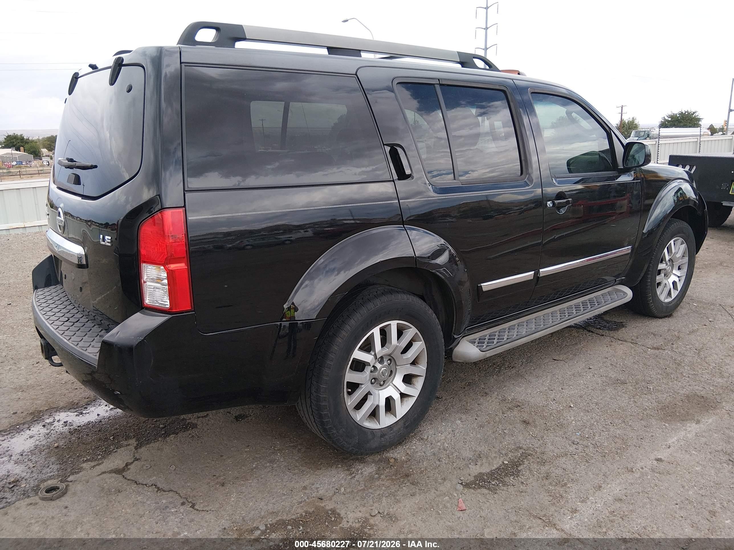 2011 Nissan Pathfinder Le Black vin: 5N1AR1NN0BC607503