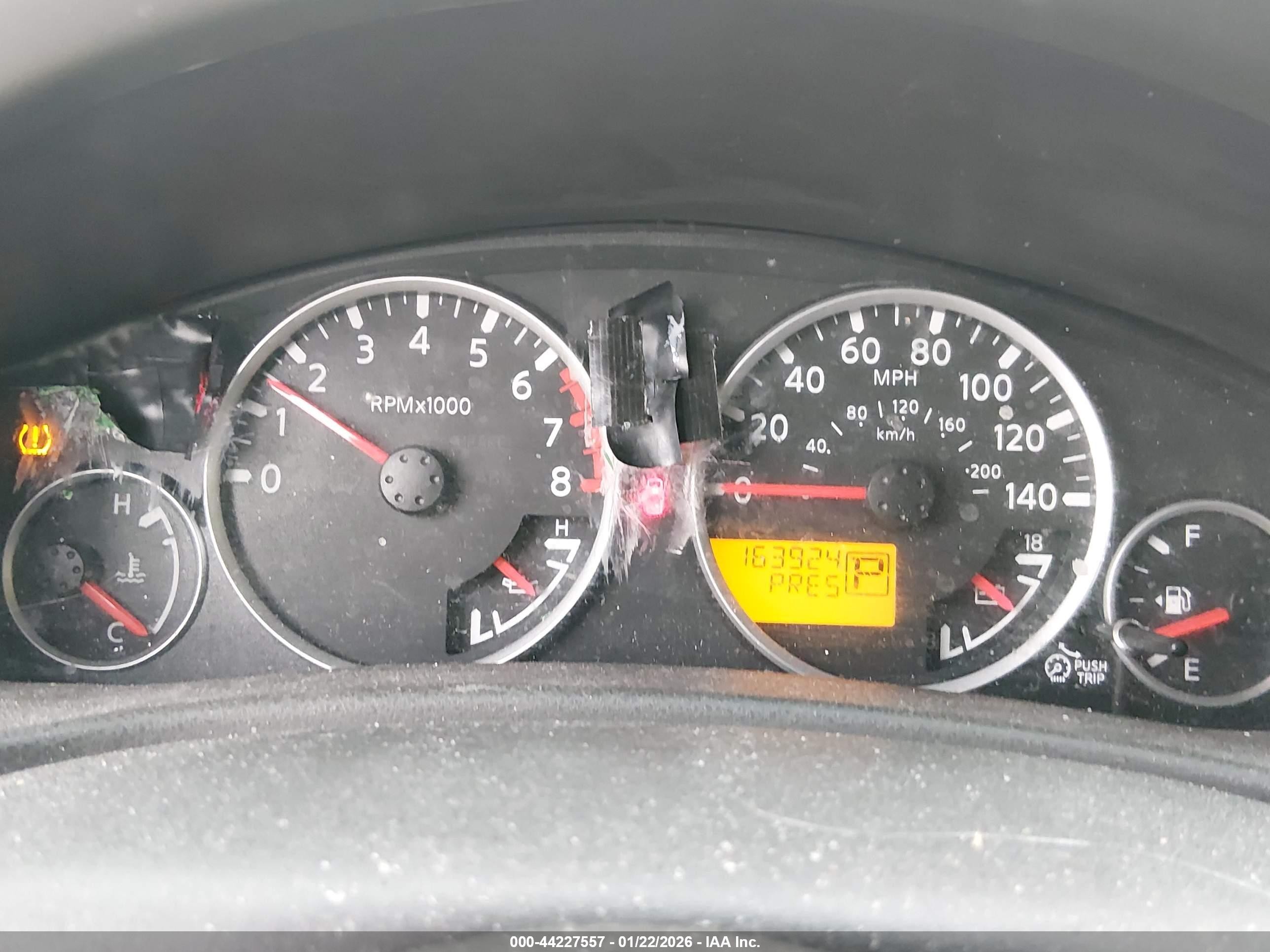 2011 Nissan Pathfinder S Silver vin: 5N1AR1NN0BC618999