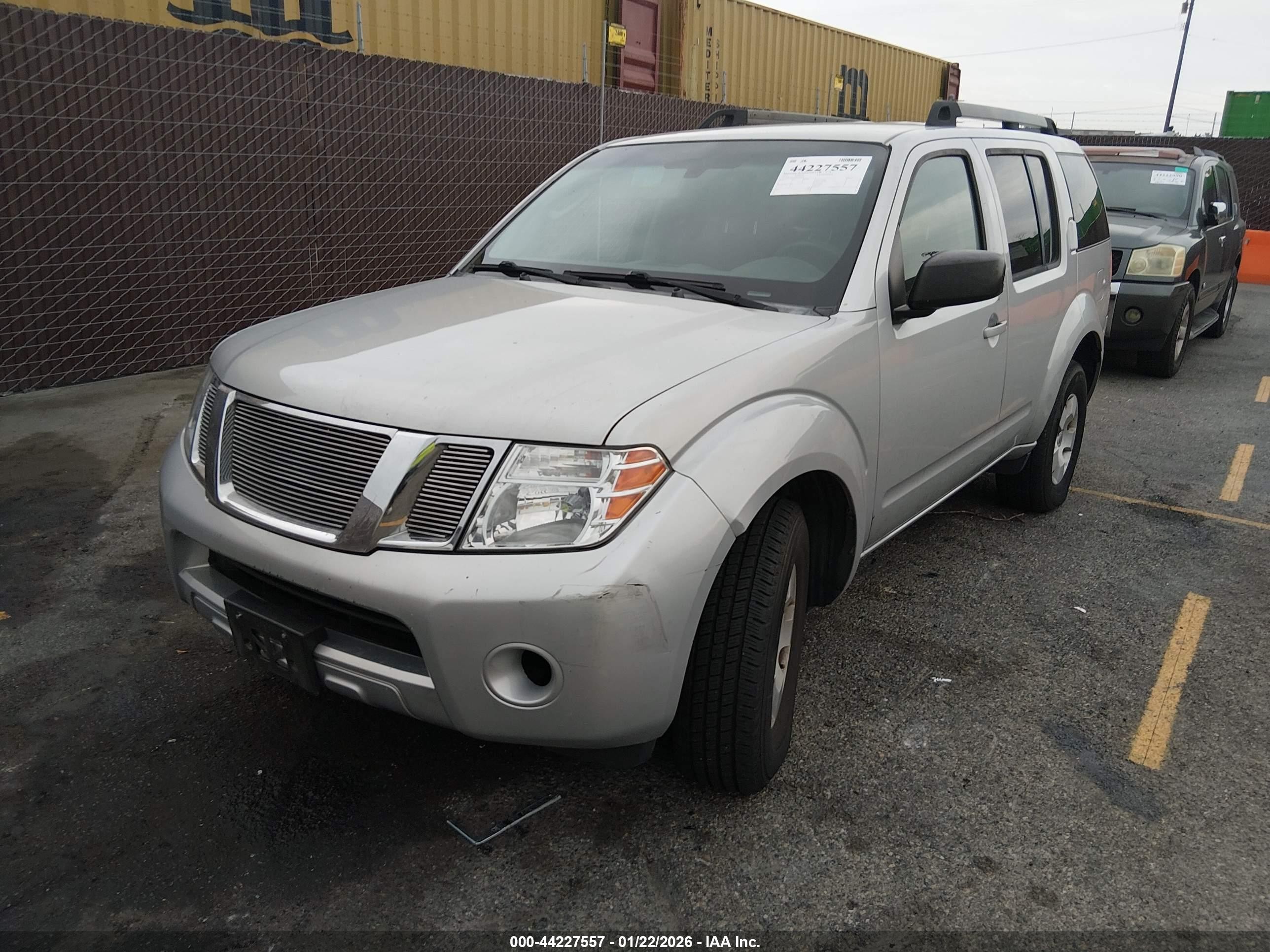 2011 Nissan Pathfinder S Silver vin: 5N1AR1NN0BC618999