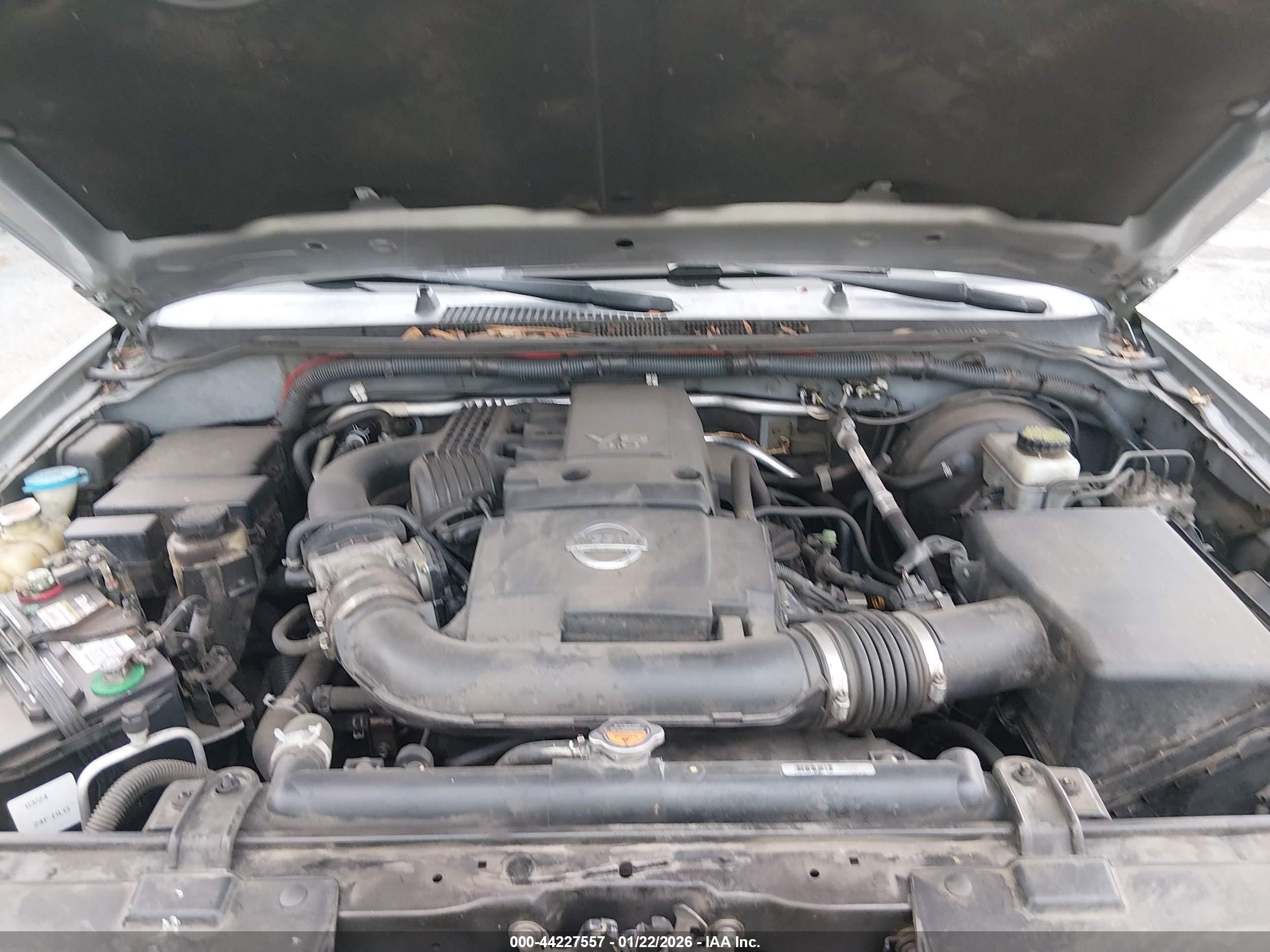 2011 Nissan Pathfinder S Silver vin: 5N1AR1NN0BC618999