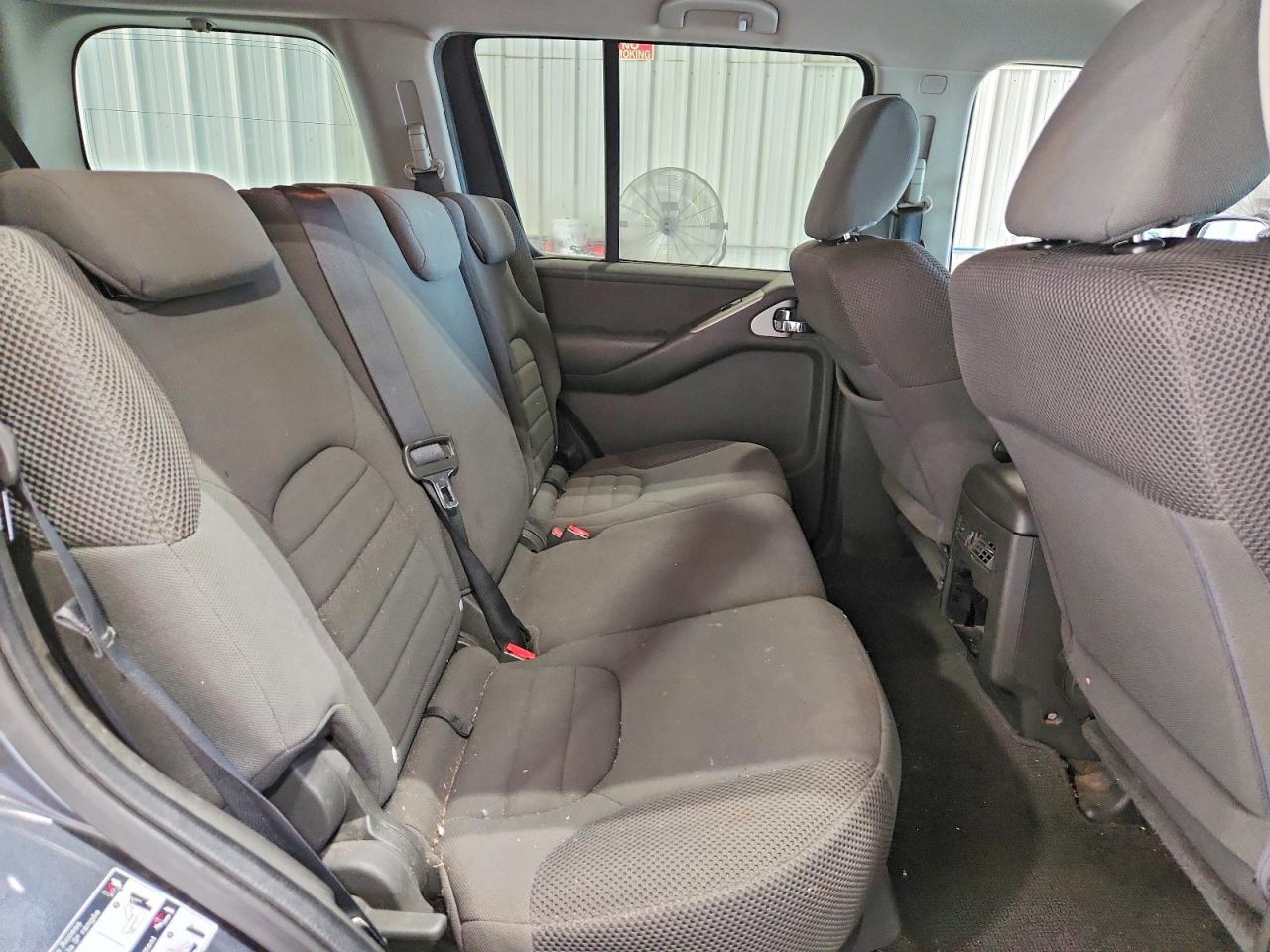 2011 Nissan Pathfinder S Gray vin: 5N1AR1NN0BC622275