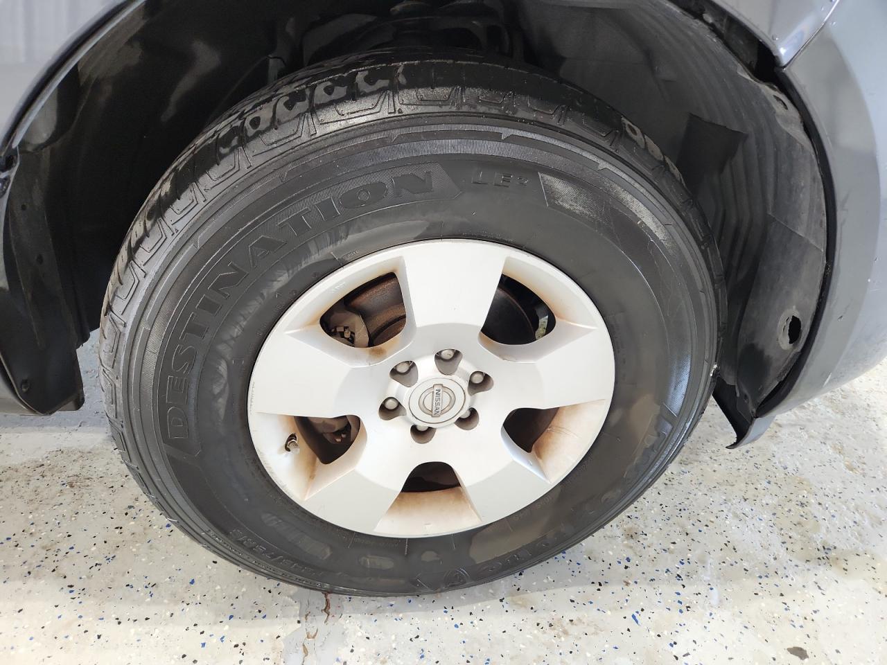 2011 Nissan Pathfinder S Gray vin: 5N1AR1NN0BC622275 Damage: Right Front Wheel, Curb Rash, > 12 Inches