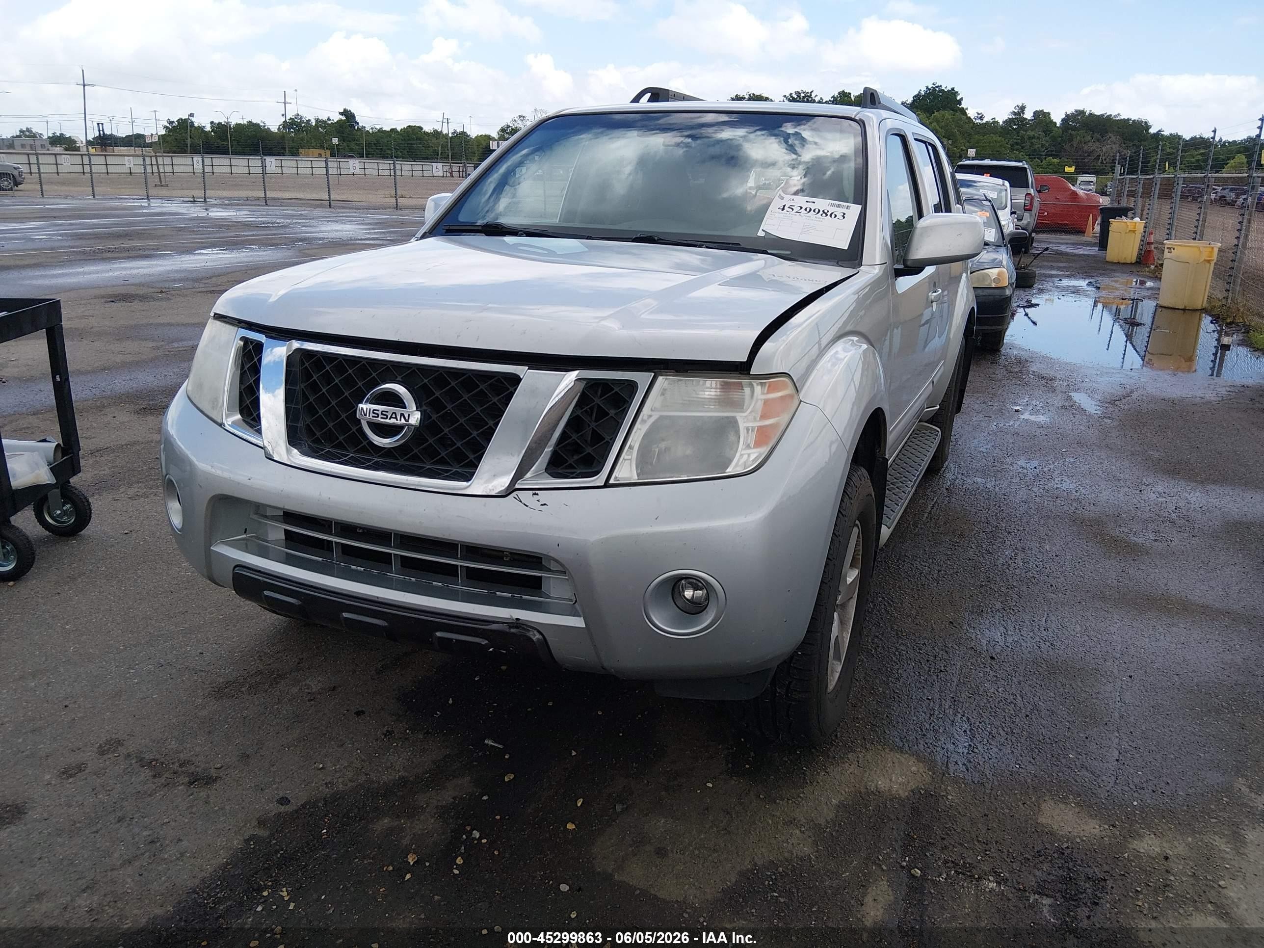 2012 Nissan Pathfinder Sv Серебряный vin: 5N1AR1NN0CC604327