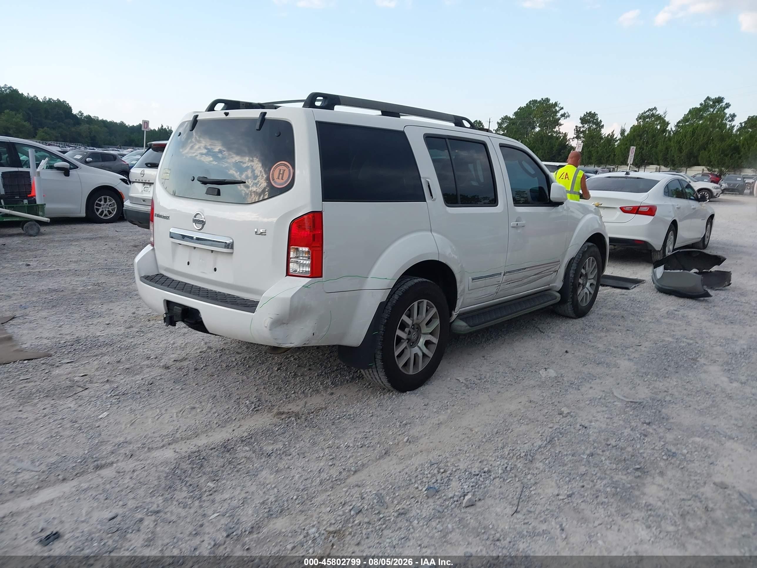 2012 Nissan Pathfinder Le White vin: 5N1AR1NN0CC631916