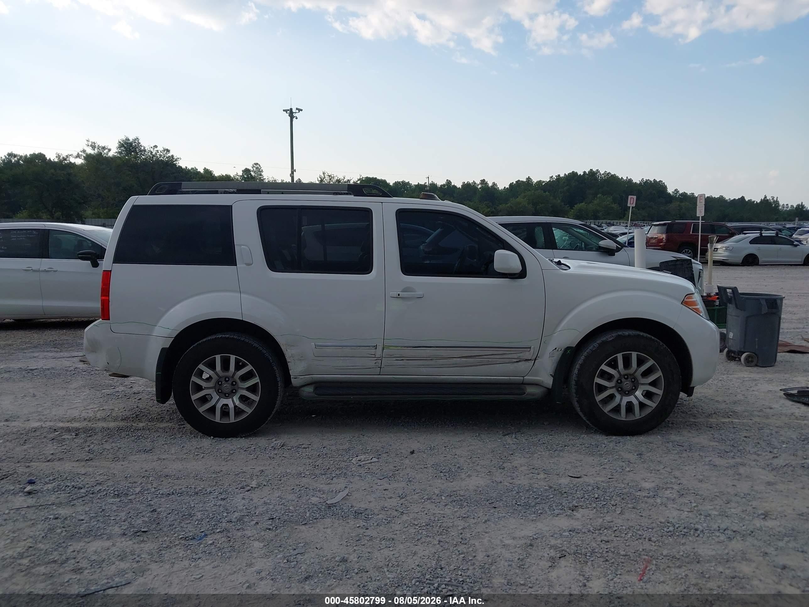 2012 Nissan Pathfinder Le White vin: 5N1AR1NN0CC631916