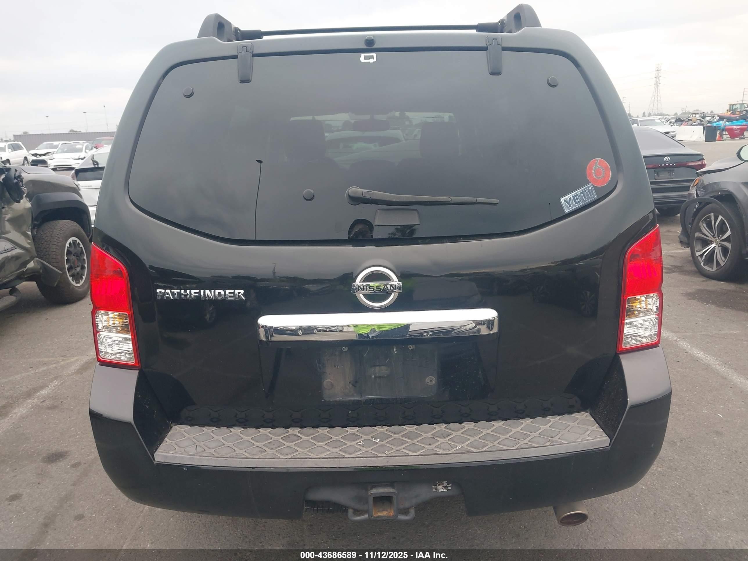 2012 Nissan Pathfinder Sv Black vin: 5N1AR1NN0CC633665