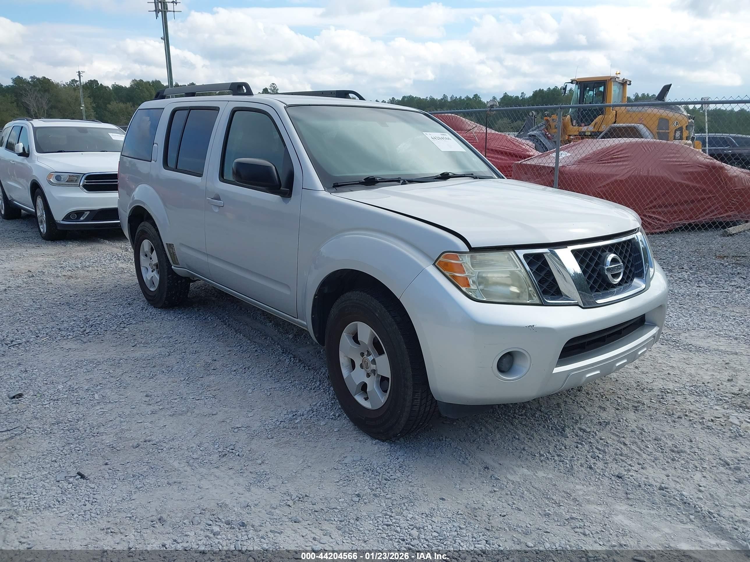 2012 Nissan Pathfinder S Silver vin: 5N1AR1NN0CC640681