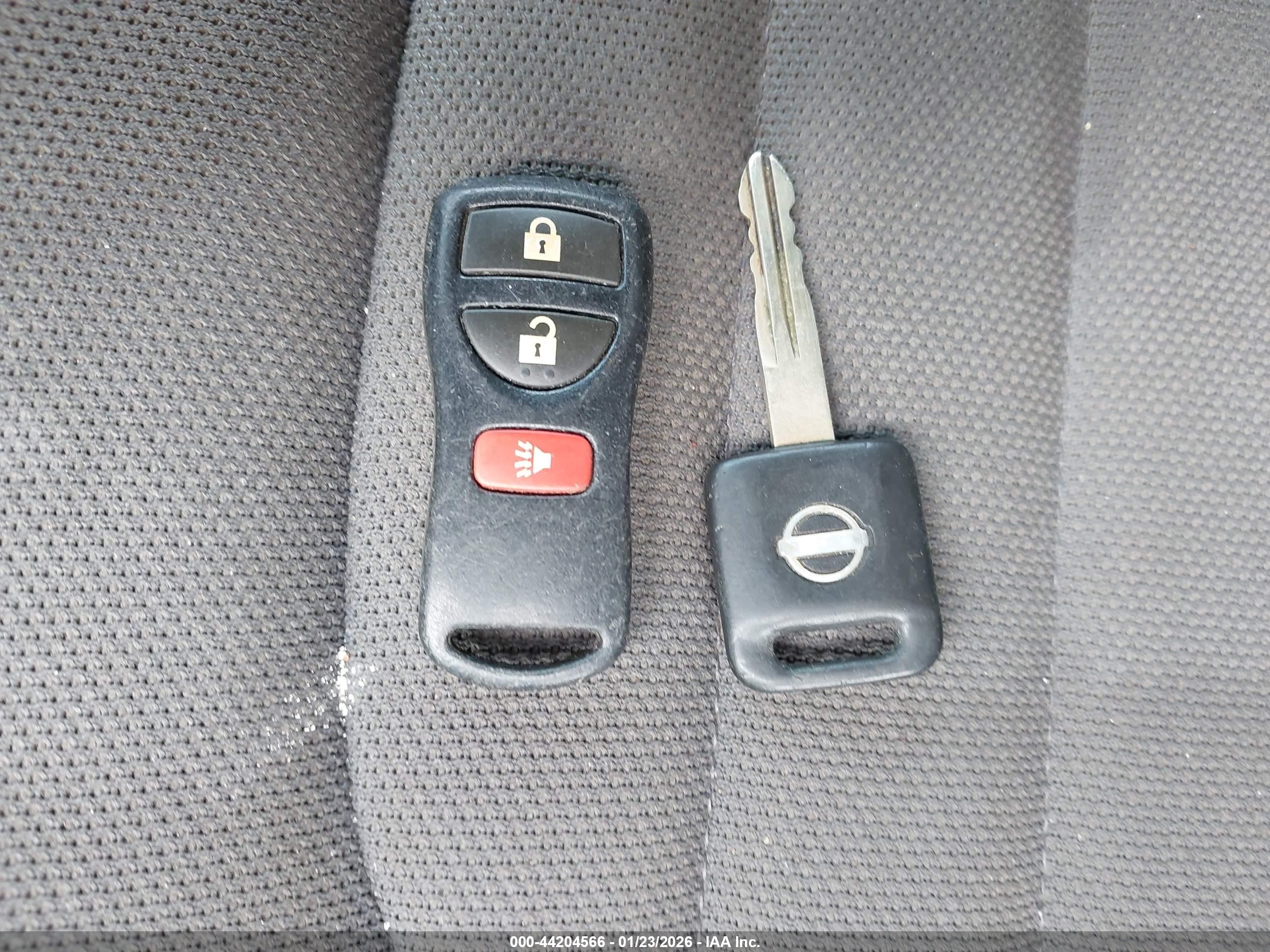 2012 Nissan Pathfinder S Серебряный vin: 5N1AR1NN0CC640681