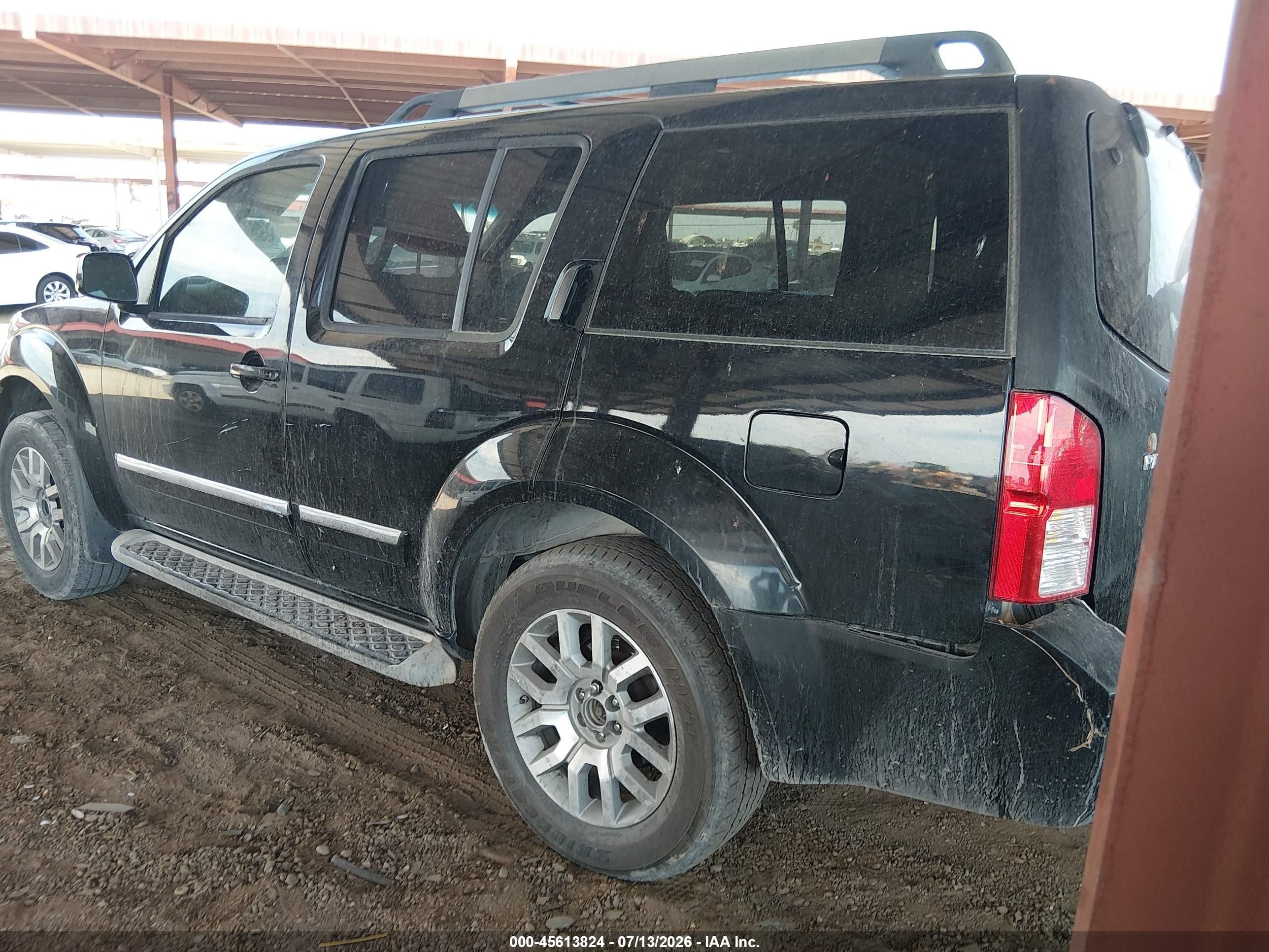 2011 Nissan Pathfinder Le Black vin: 5N1AR1NN1BC613522