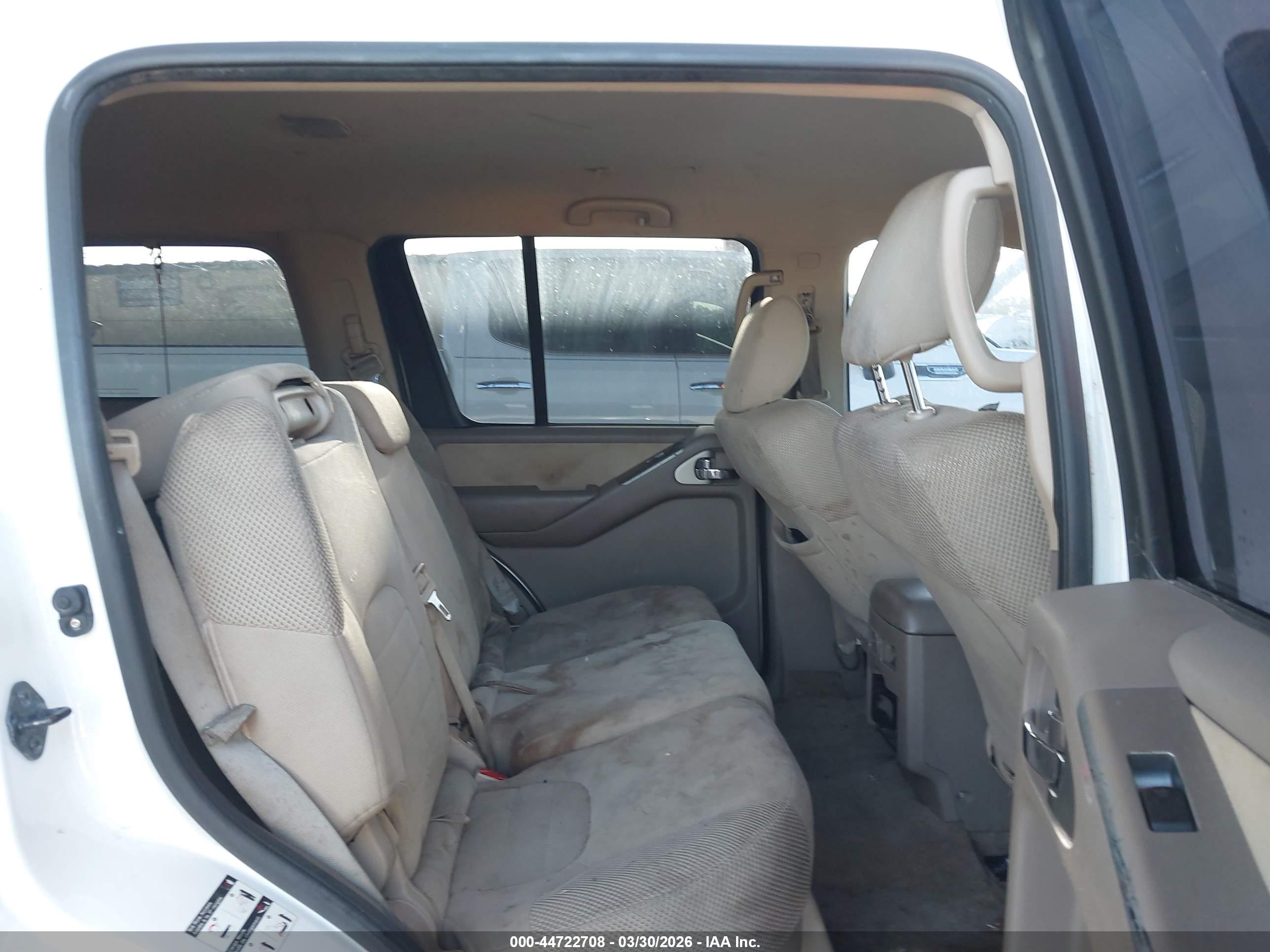 2012 Nissan Pathfinder S White vin: 5N1AR1NN1CC635165