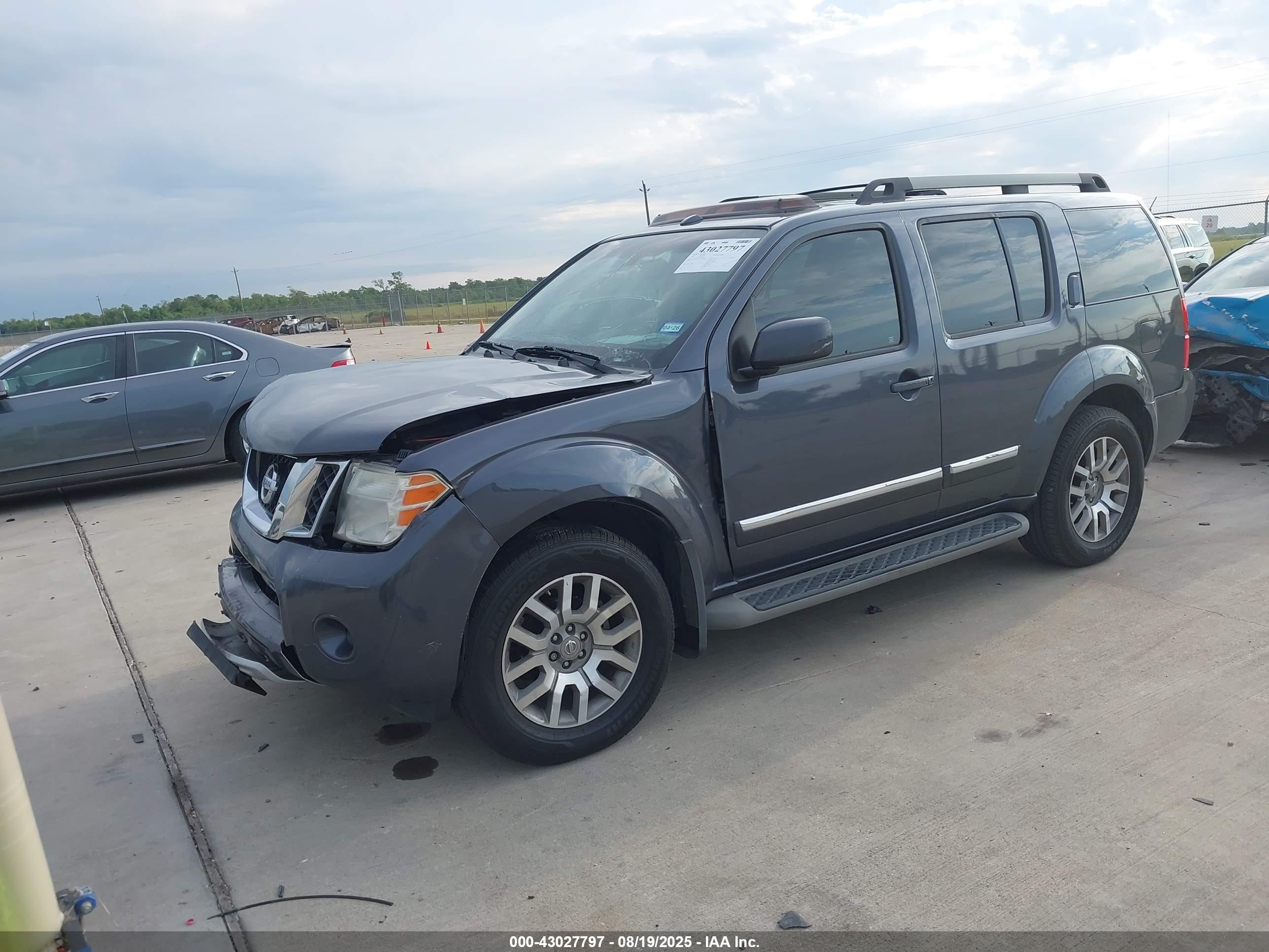 2012 Nissan Pathfinder Le Gray vin: 5N1AR1NN3CC609649