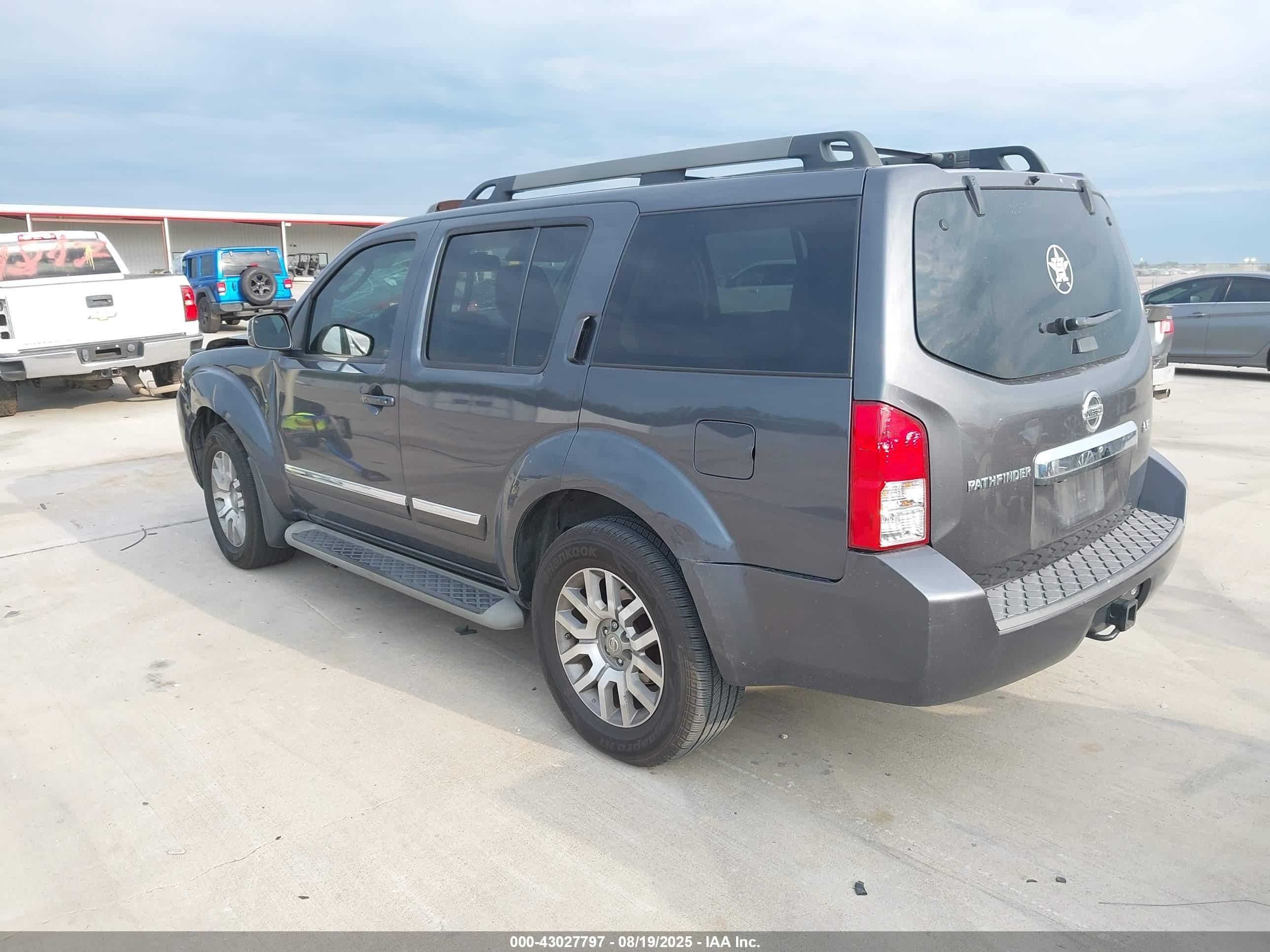 2012 Nissan Pathfinder Le Gray vin: 5N1AR1NN3CC609649