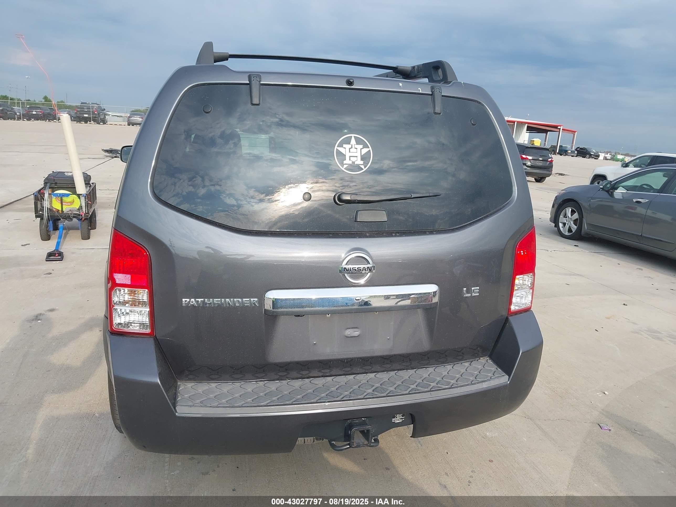 2012 Nissan Pathfinder Le Gray vin: 5N1AR1NN3CC609649