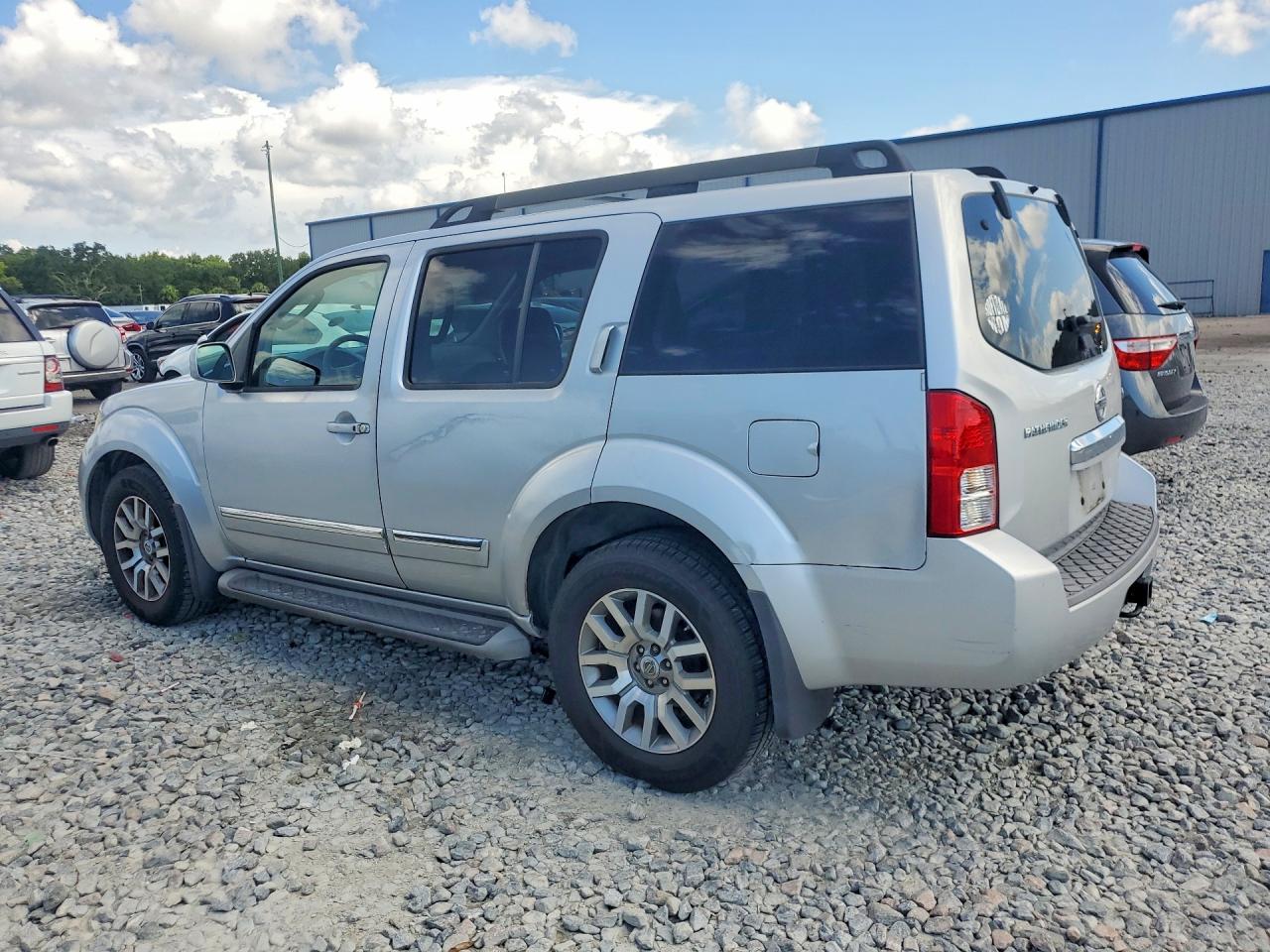 2012 Nissan Pathfinder S Silver vin: 5N1AR1NN3CC610249
