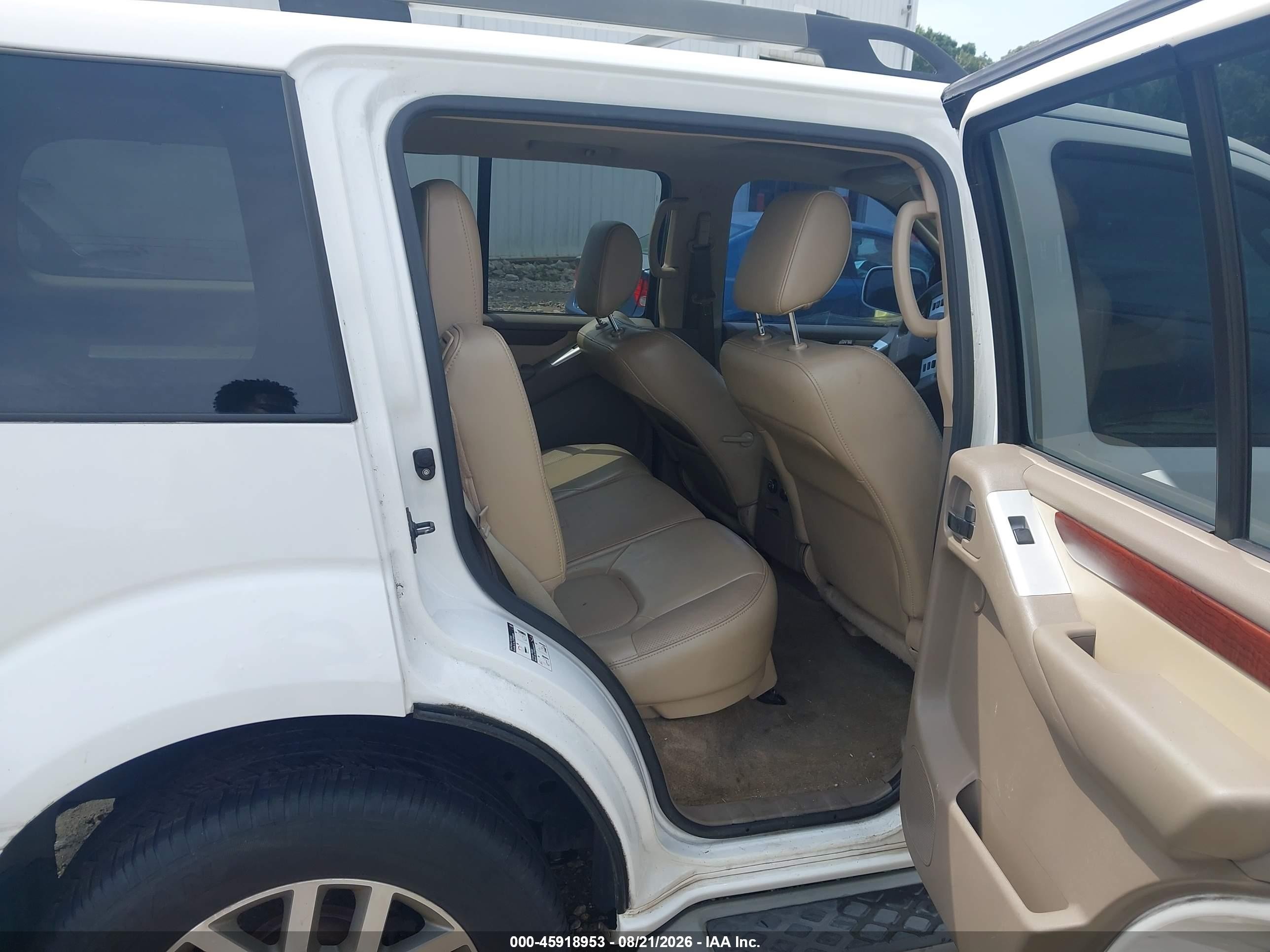 2012 Nissan Pathfinder Le White vin: 5N1AR1NN3CC640609