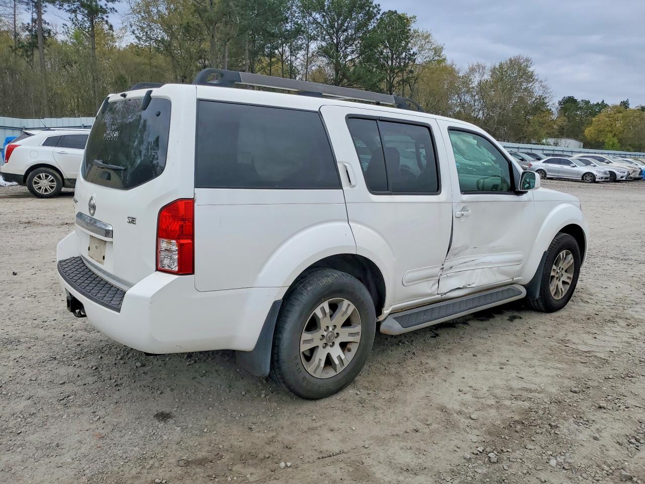 2010 Nissan Pathfinder White vin: 5N1AR1NN4AC605526