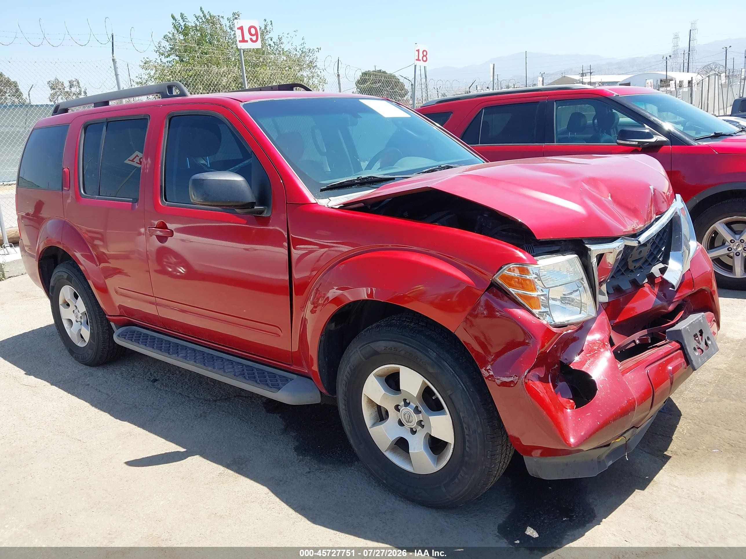 2011 Nissan Pathfinder S Red vin: 5N1AR1NN4BC623798