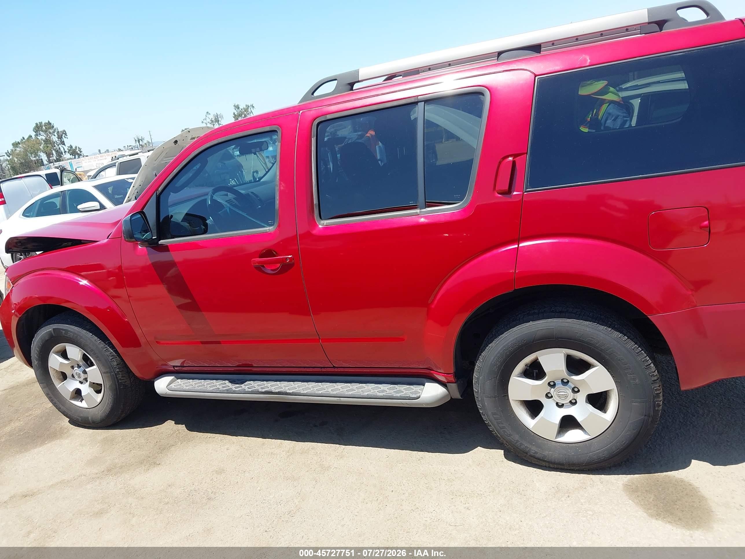 2011 Nissan Pathfinder S Красный vin: 5N1AR1NN4BC623798