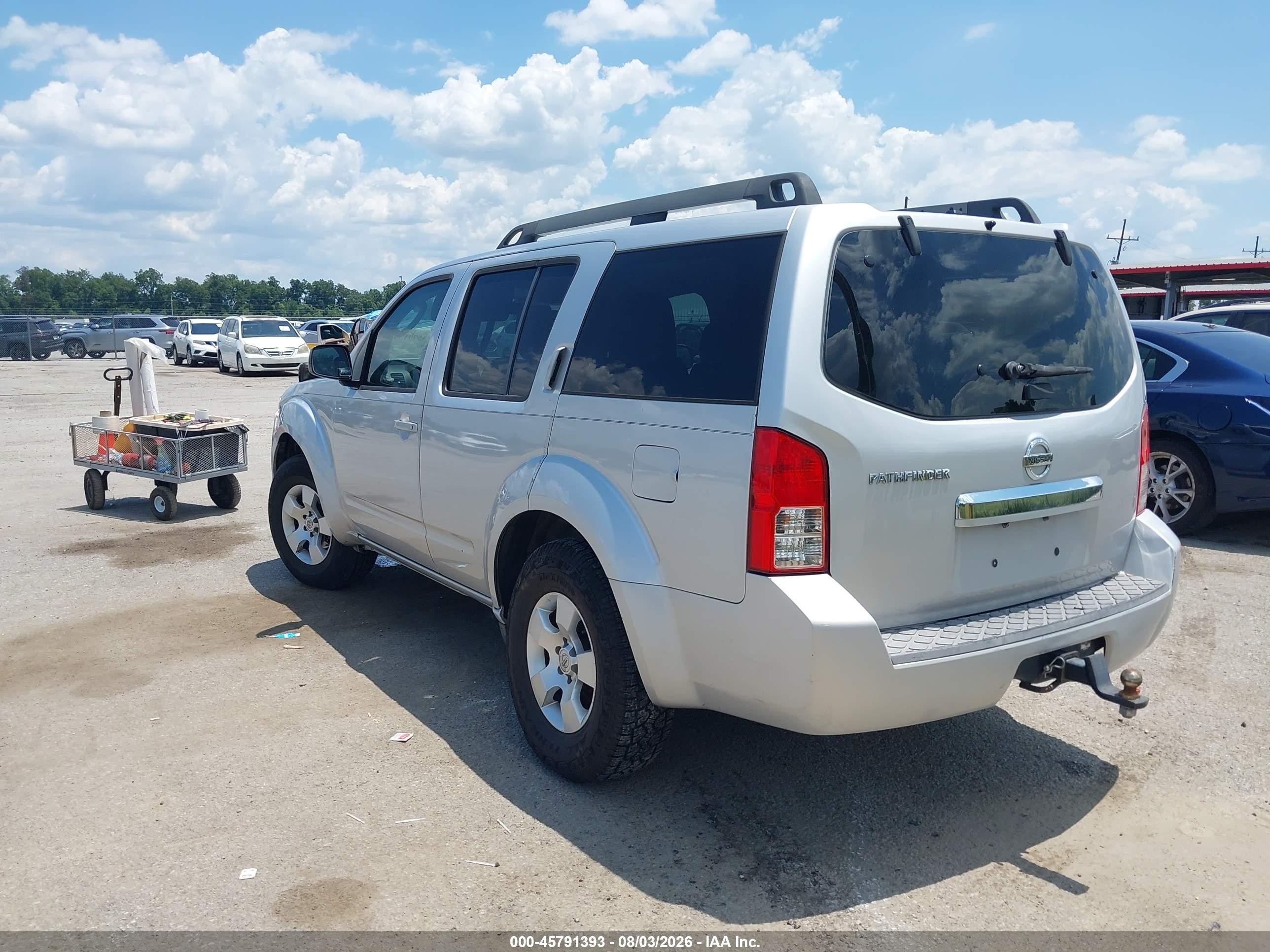 2012 Nissan Pathfinder S Silver vin: 5N1AR1NN4CC628095