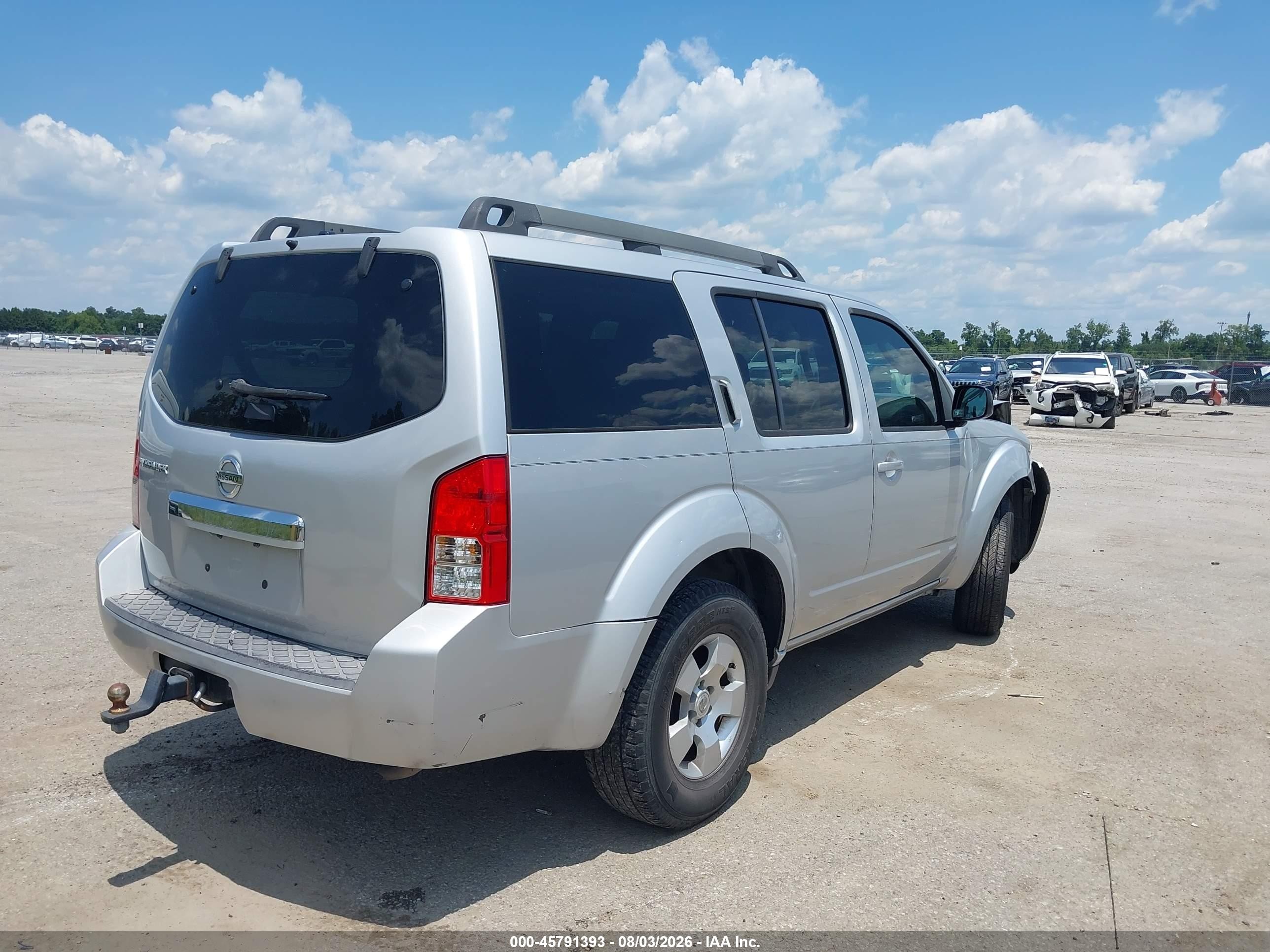 2012 Nissan Pathfinder S Silver vin: 5N1AR1NN4CC628095