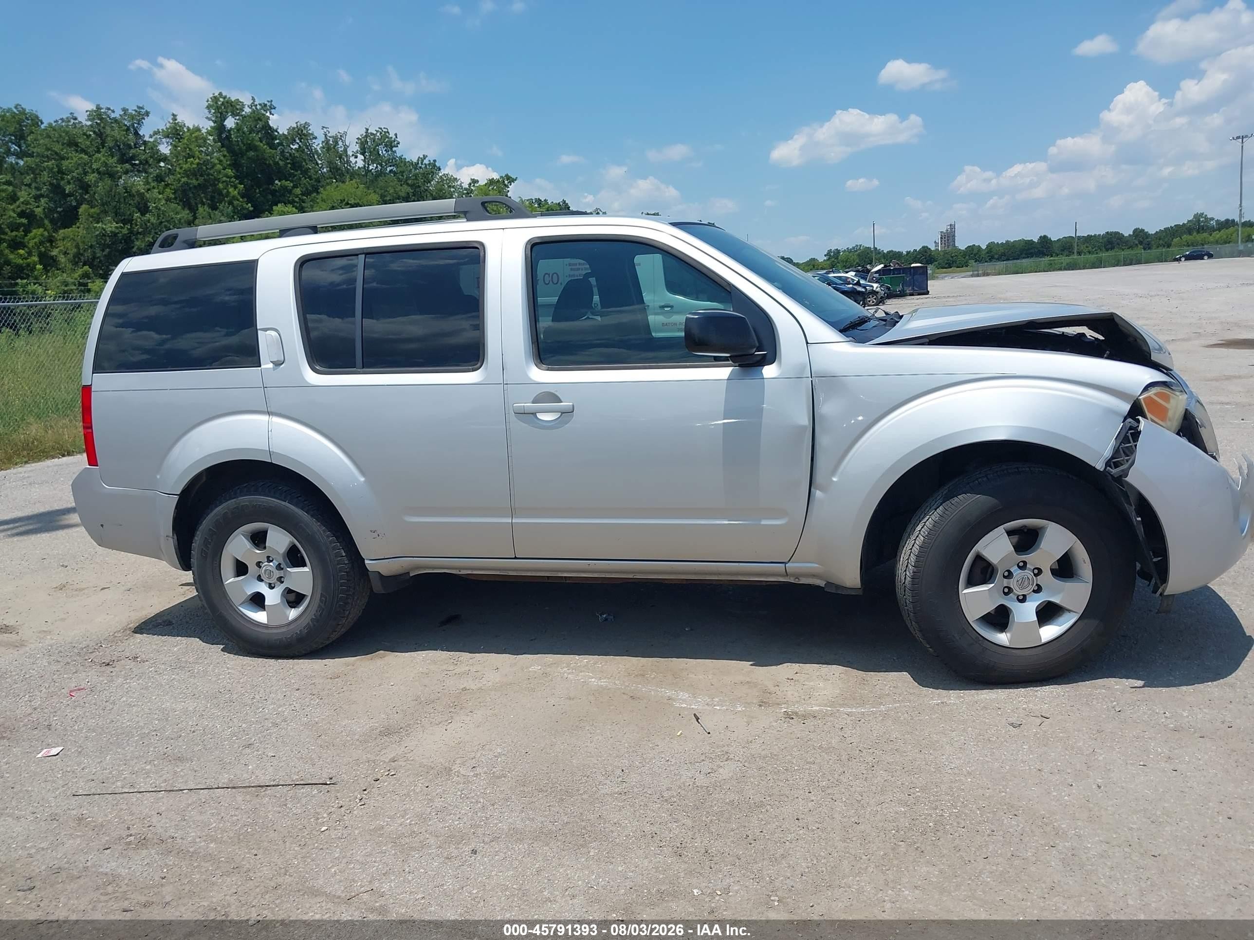 2012 Nissan Pathfinder S Silver vin: 5N1AR1NN4CC628095