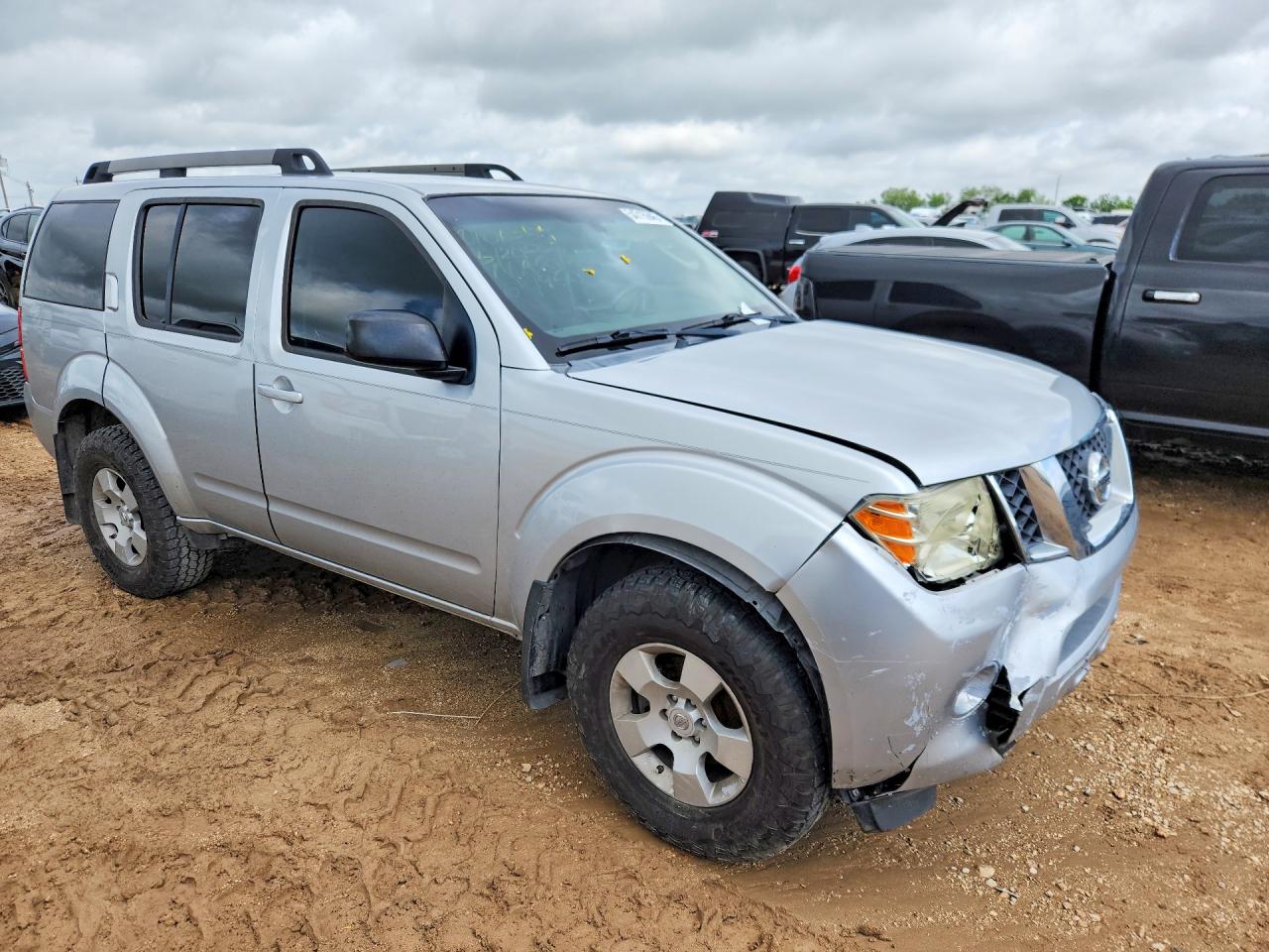 2011 Nissan Pathfinder S Silver vin: 5N1AR1NN5BC614950
