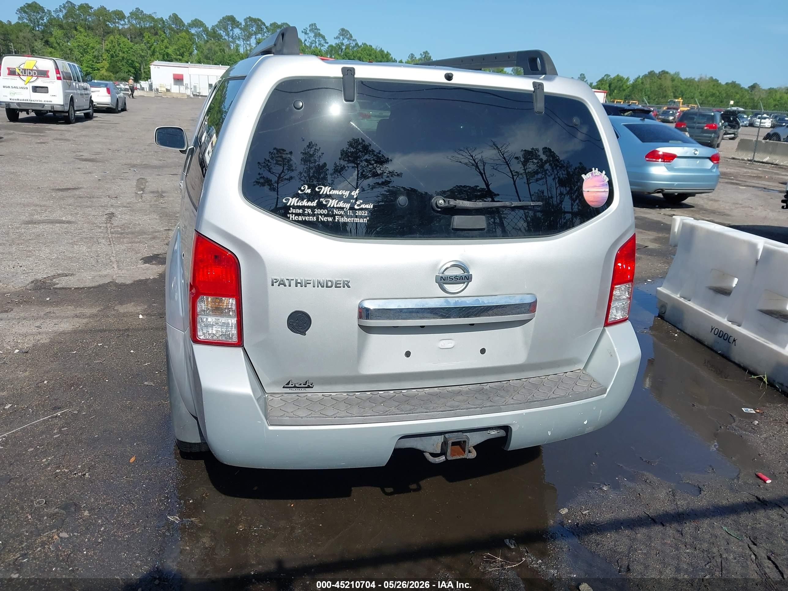 2012 Nissan Pathfinder Sv Silver vin: 5N1AR1NN5CC600967