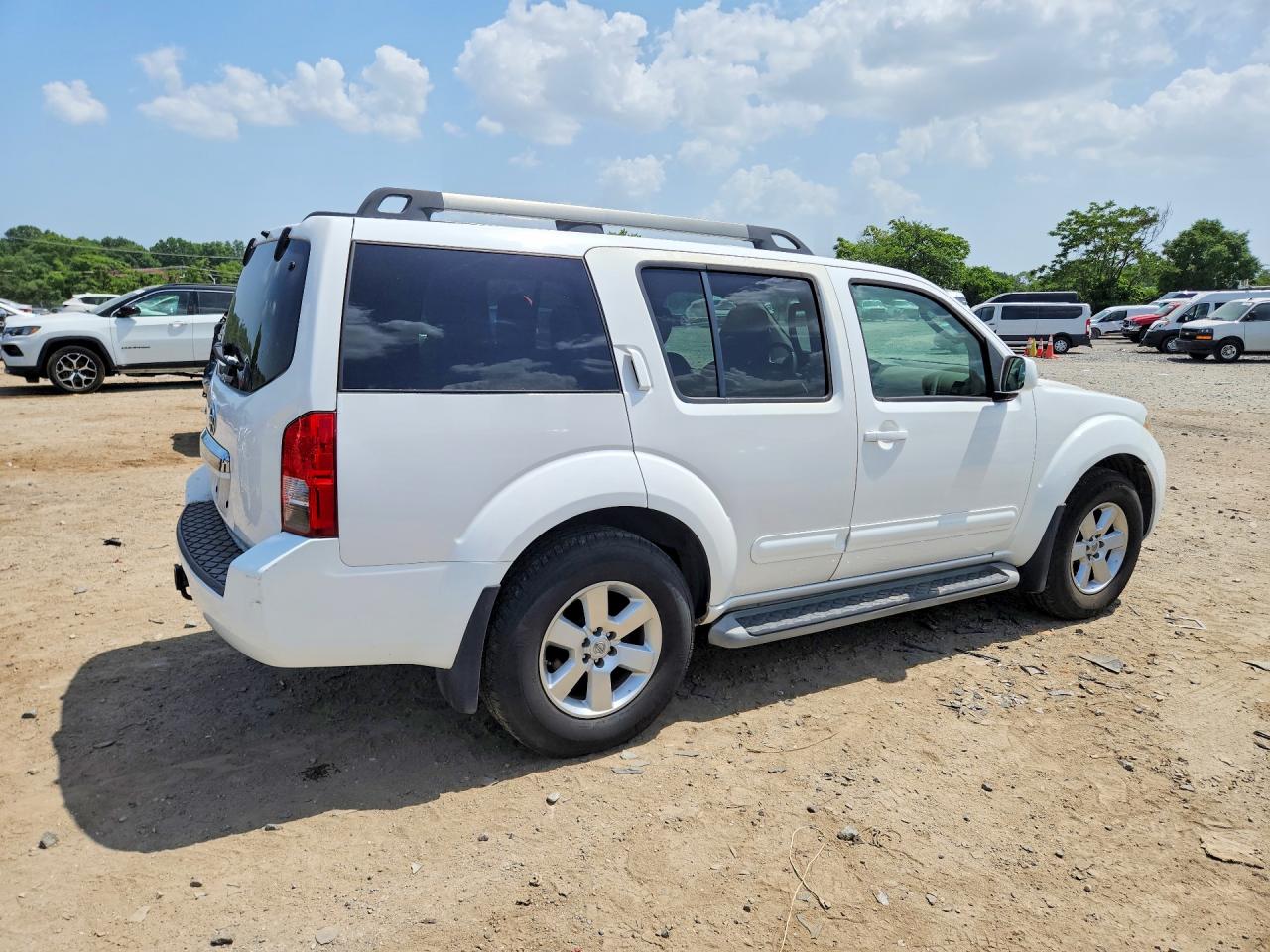 2012 Nissan Pathfinder S White vin: 5N1AR1NN5CC617395