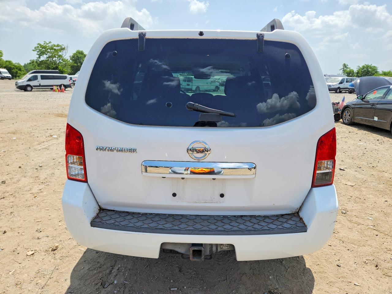 2012 Nissan Pathfinder S White vin: 5N1AR1NN5CC617395