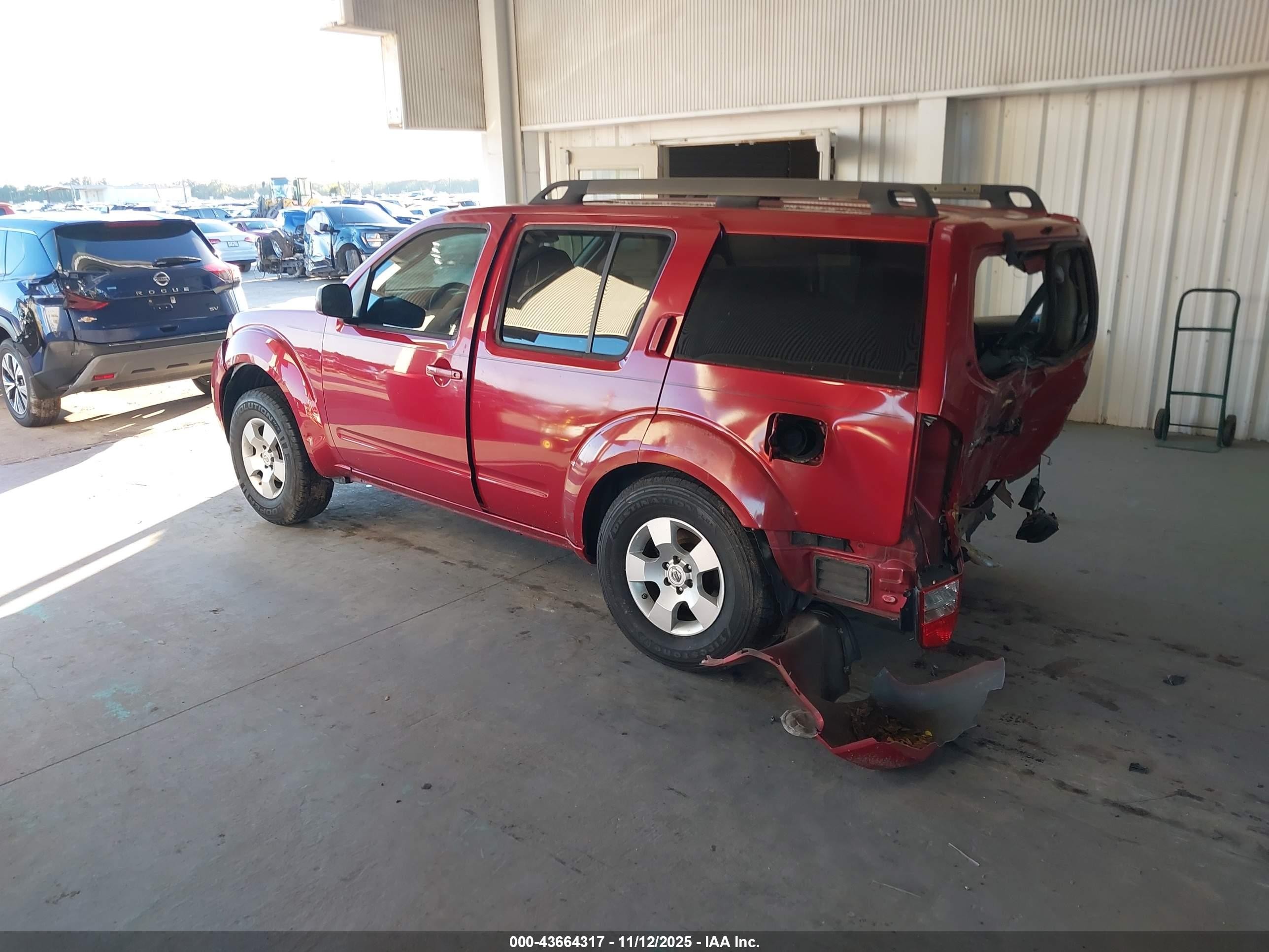 2012 Nissan Pathfinder S Red vin: 5N1AR1NN5CC625965