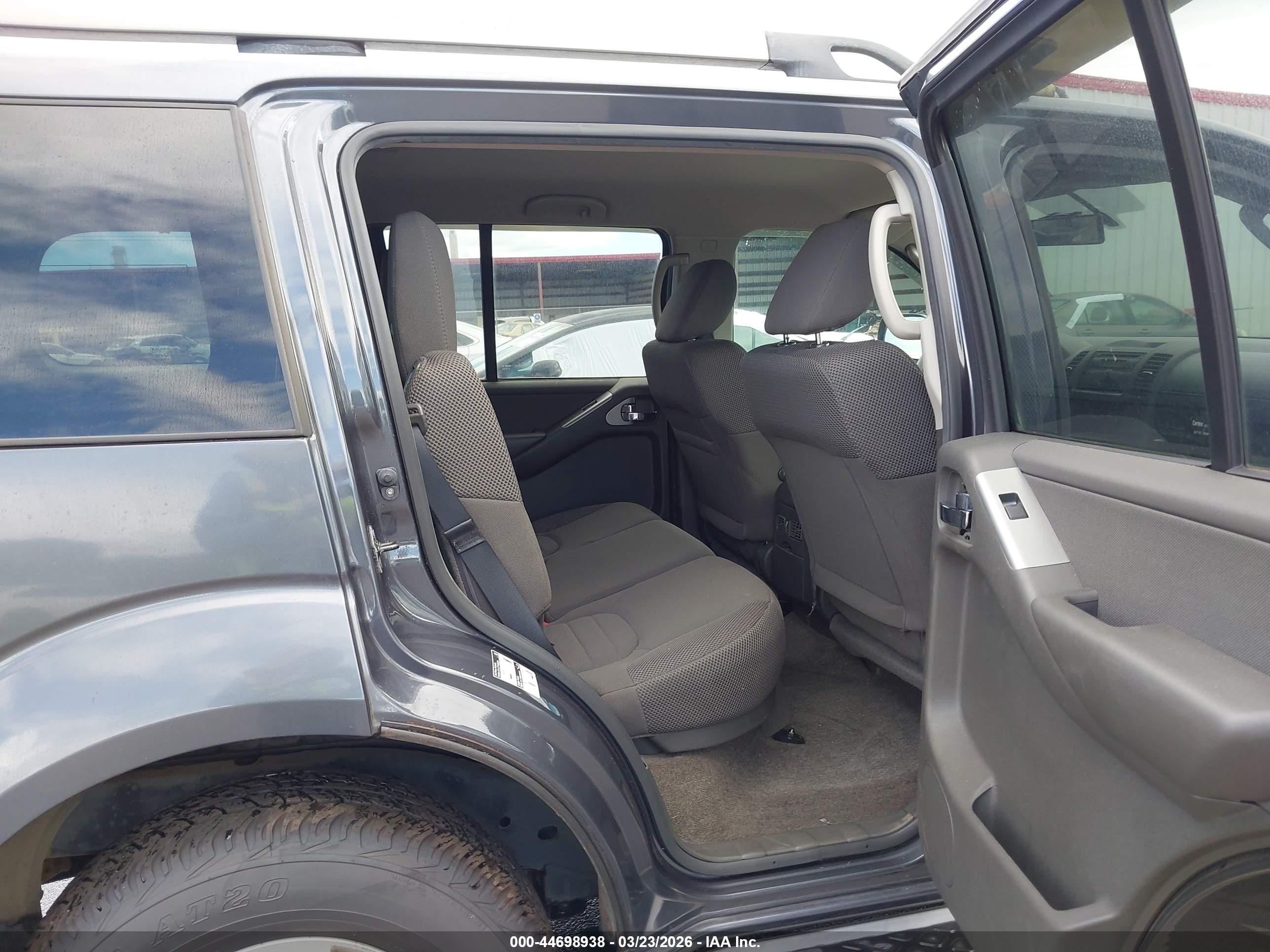 2012 Nissan Pathfinder S Gray vin: 5N1AR1NN5CC626145
