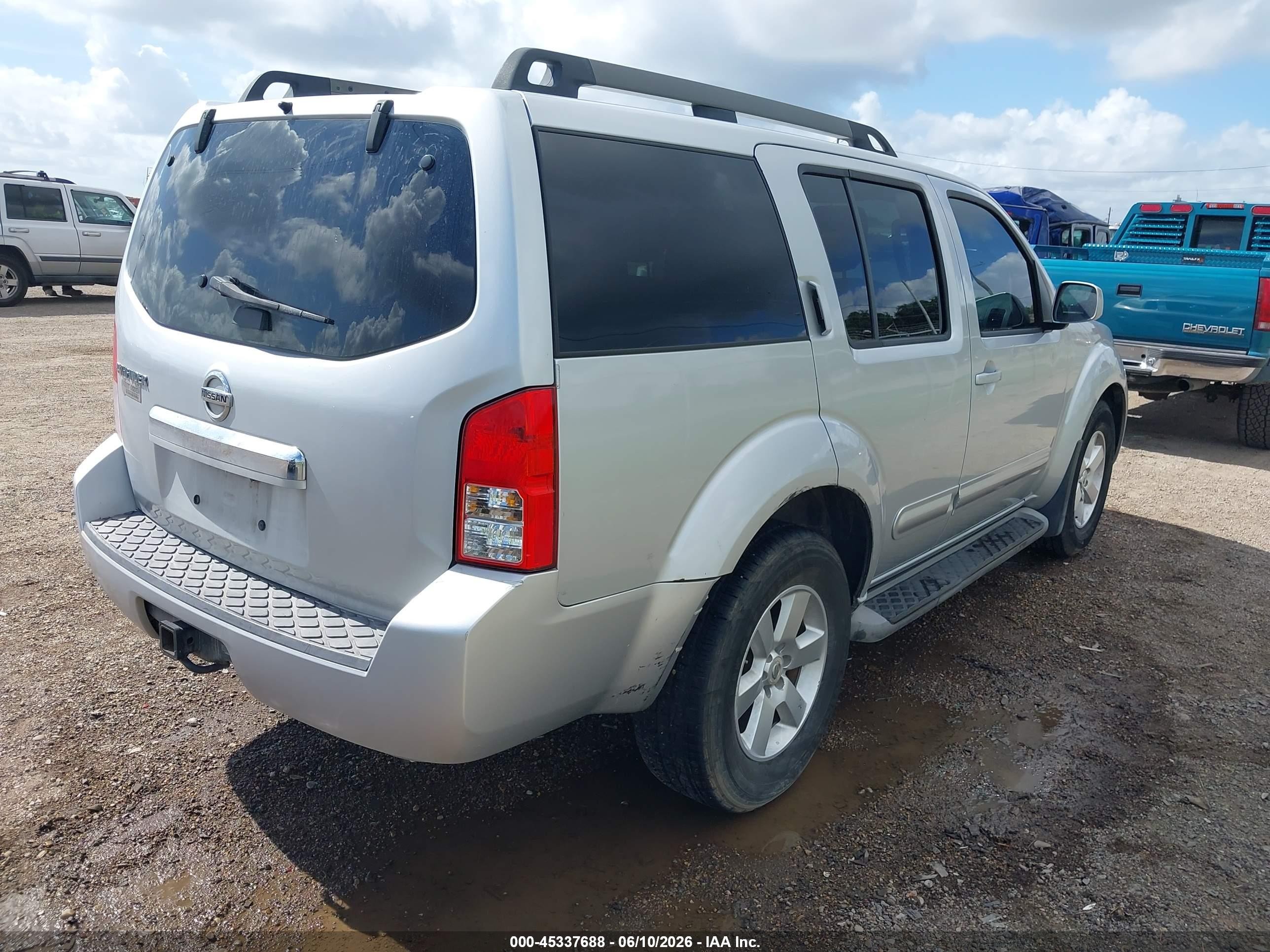 2012 Nissan Pathfinder Sv Silver vin: 5N1AR1NN5CC639770