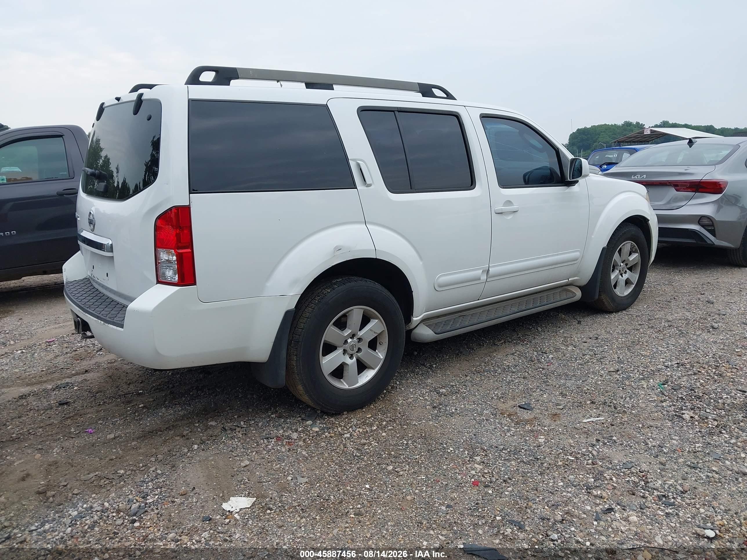 2011 Nissan Pathfinder Sv White vin: 5N1AR1NN6BC617260